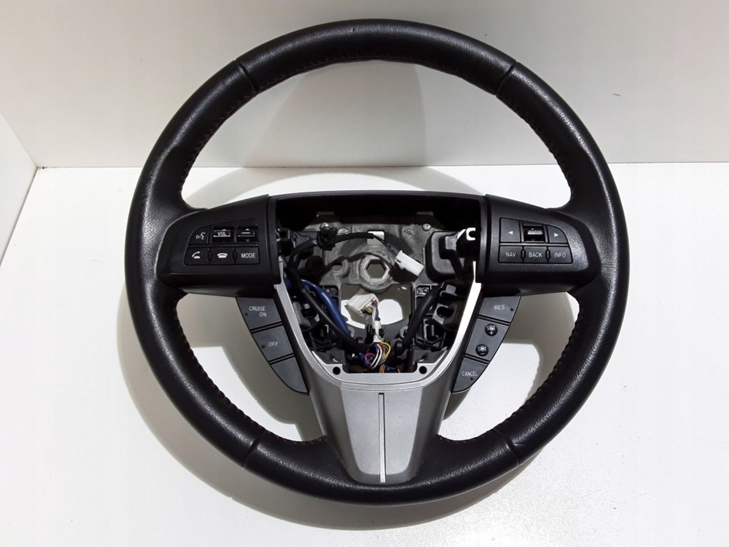 2011 mazda 3 II рулевое колесо TB5711C