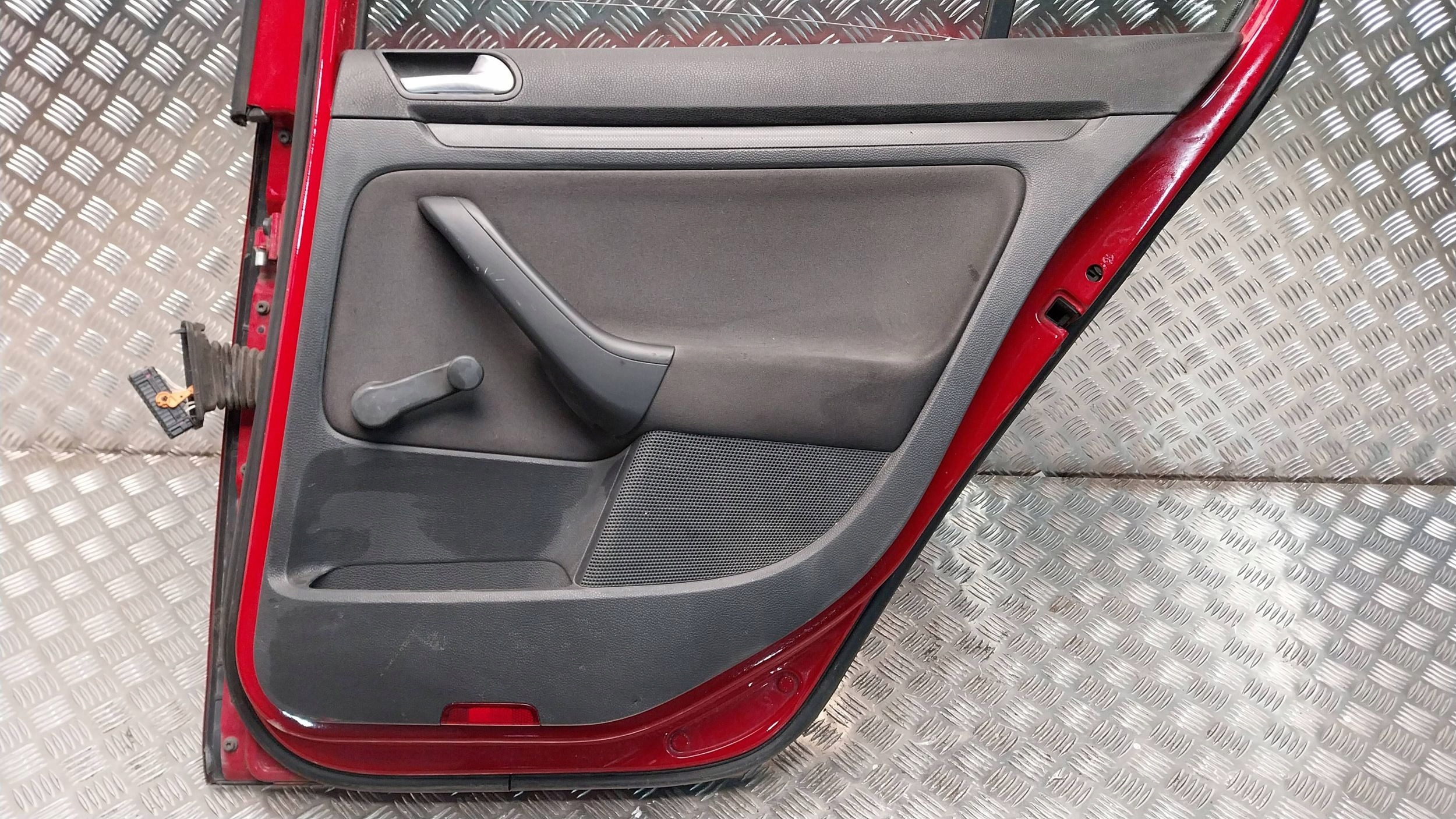 Portière Arrière Droit VW GOLF V HATCHBACK 03