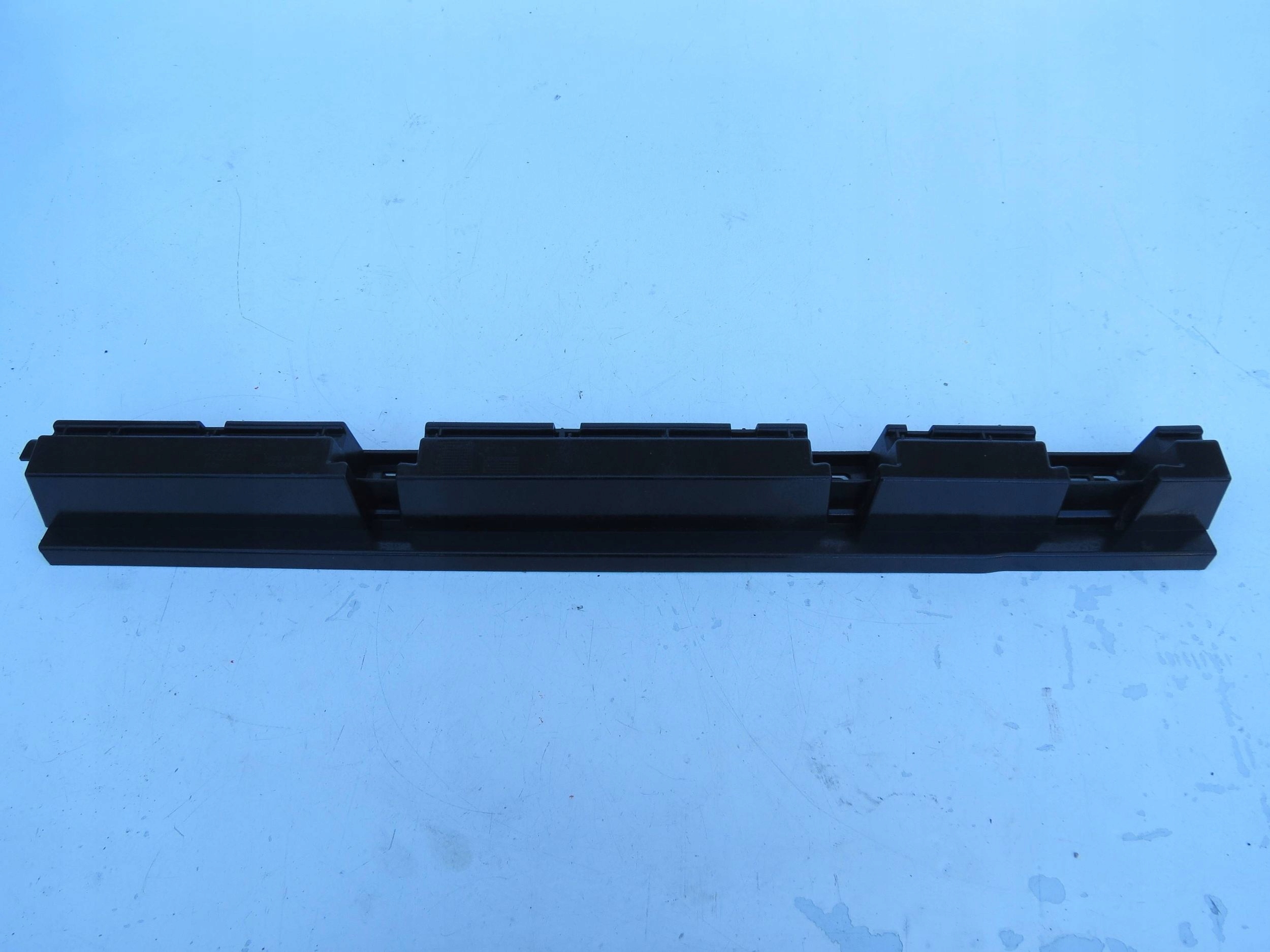 support holder of the threshold left rear part left front VOLVO S90 2.0 31386130 31386132