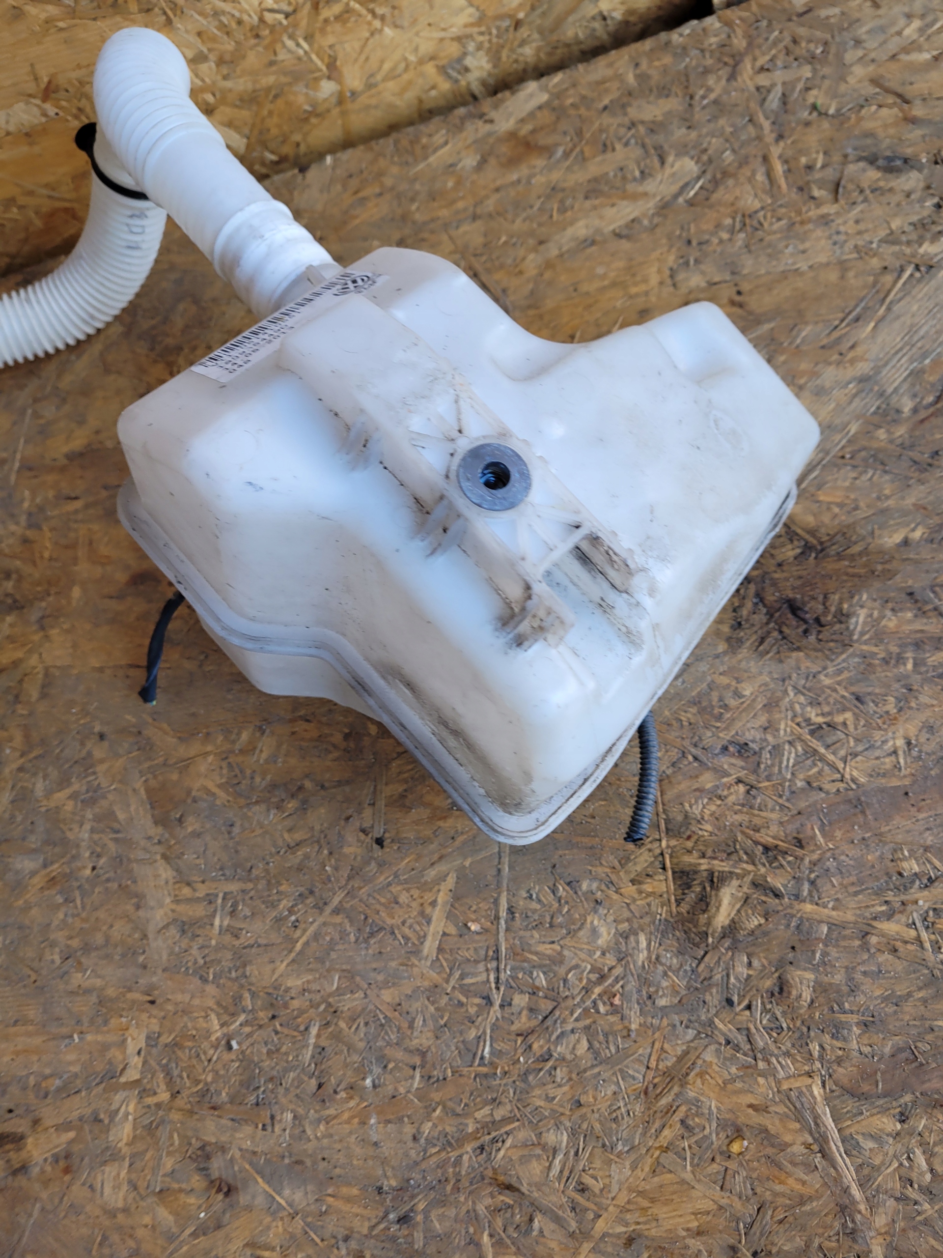 washer fluid tank VW UP SKODA CITIGO SEAT MI