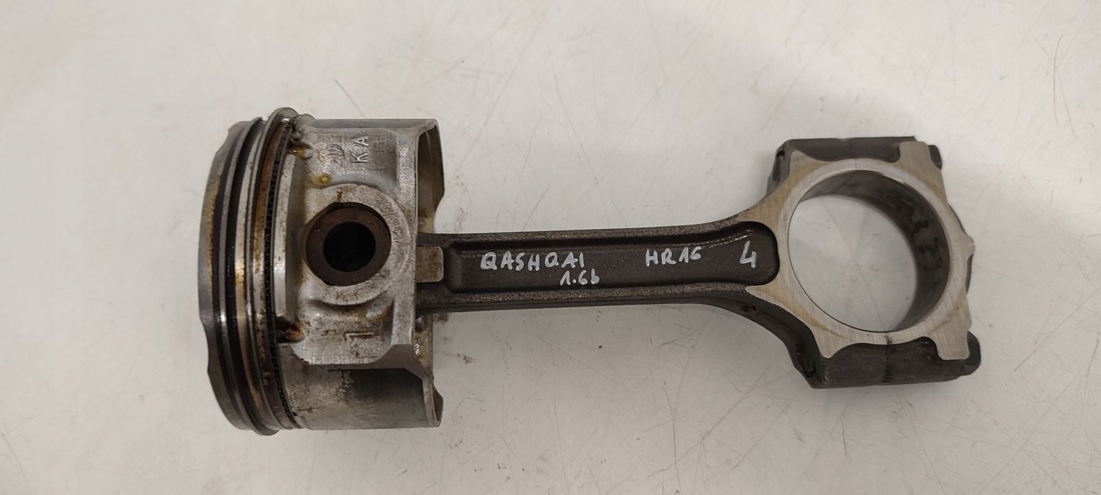 piston connecting rod Nissan Qashqai 1,6B HR16