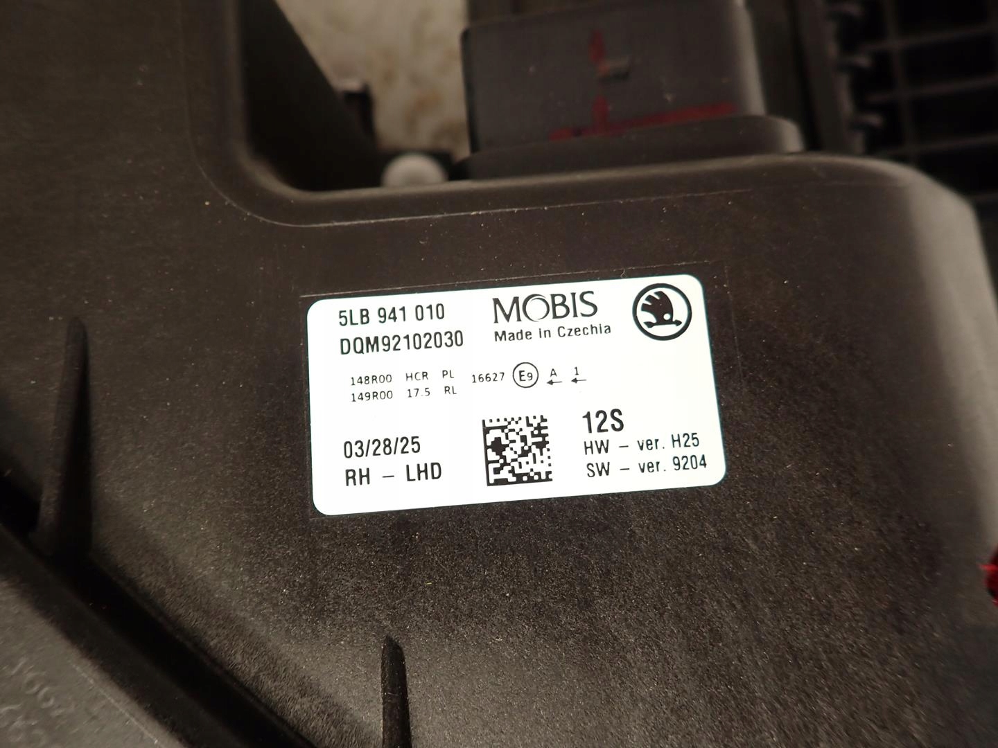 light front front right SKODA ELROQ 2025- 5LB941010