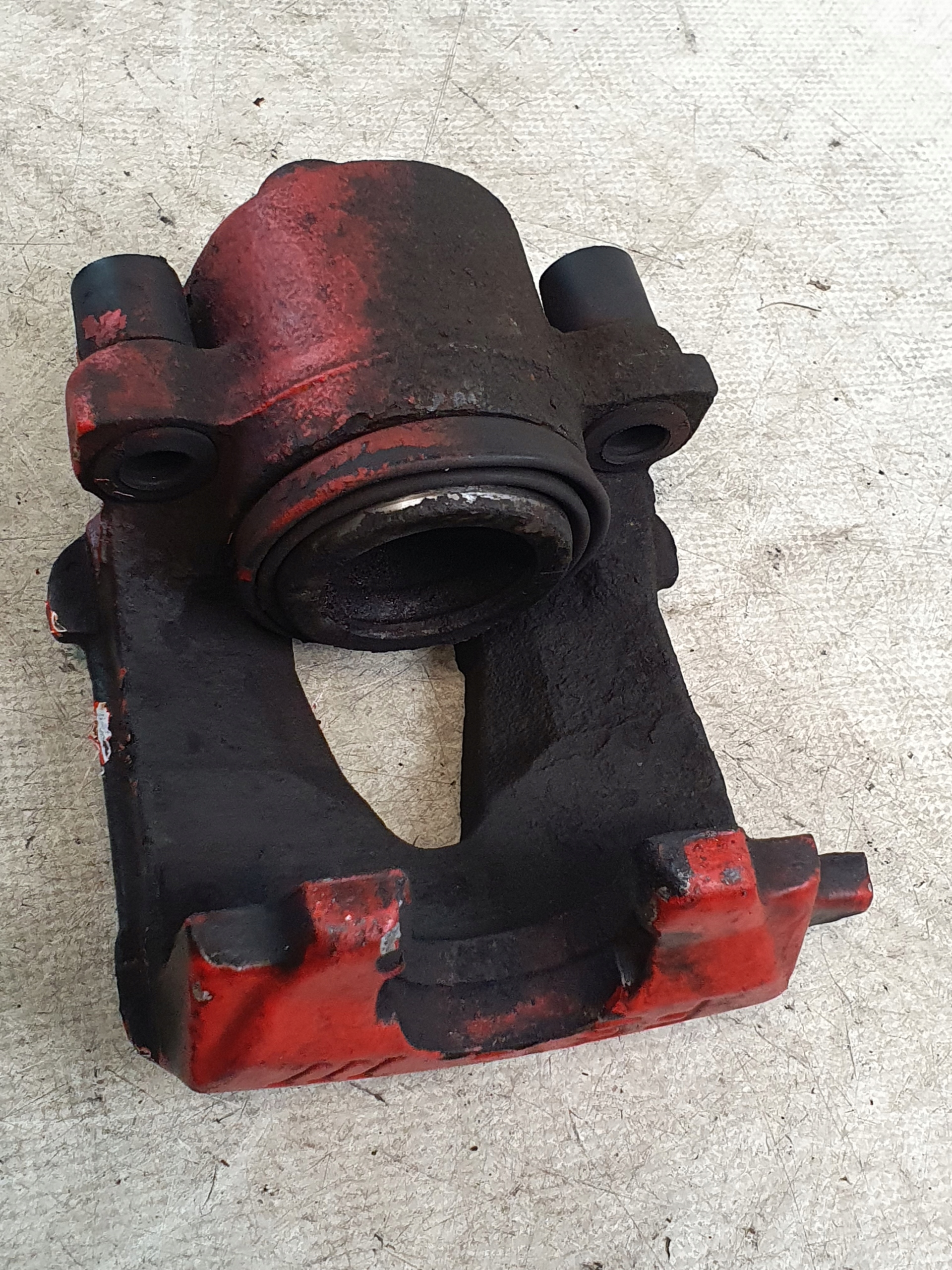 caliper brake left front VOLKSWAGEN BORA 1.6B 00r.