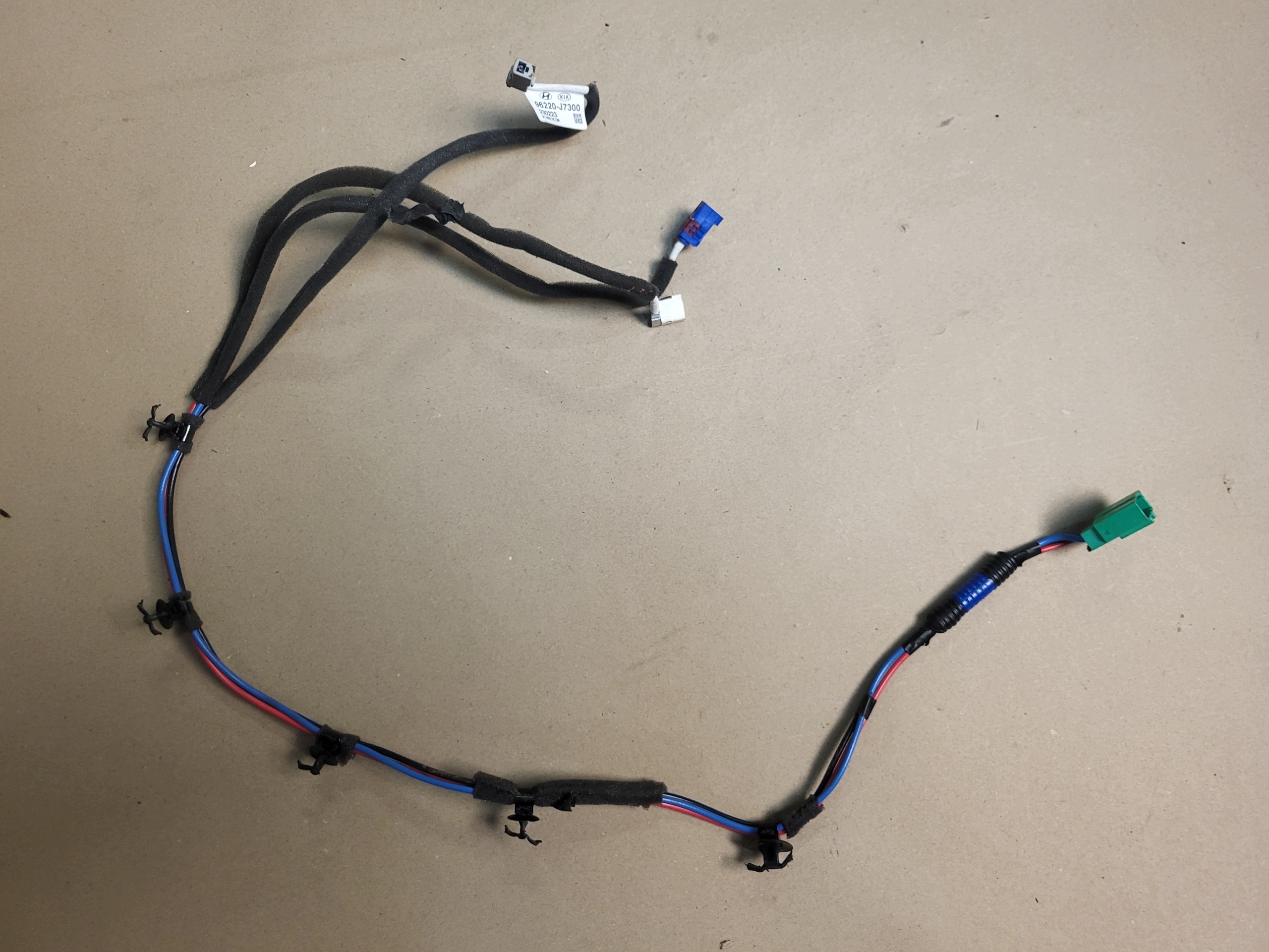 bundle wiring RADIA navigation devices KIA CEED III LIFT 1.5 T-GDI 96220-J7300
