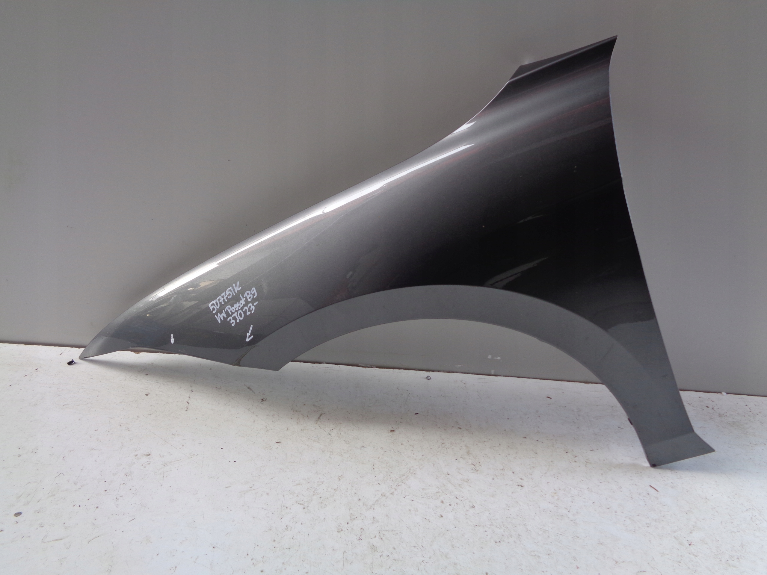 fender left front VW PASSAT B9 3J 3J0 23- NR 50775