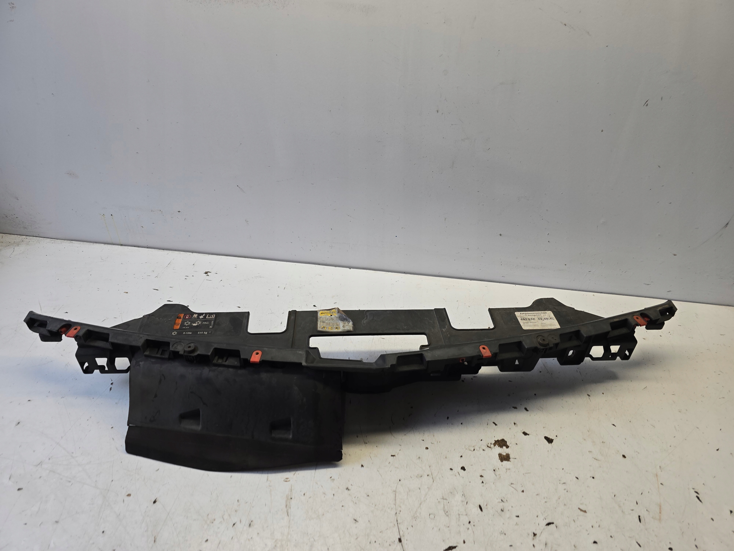 OPEL INSIGNIA A tension belt upper support central front plastic supports of the front