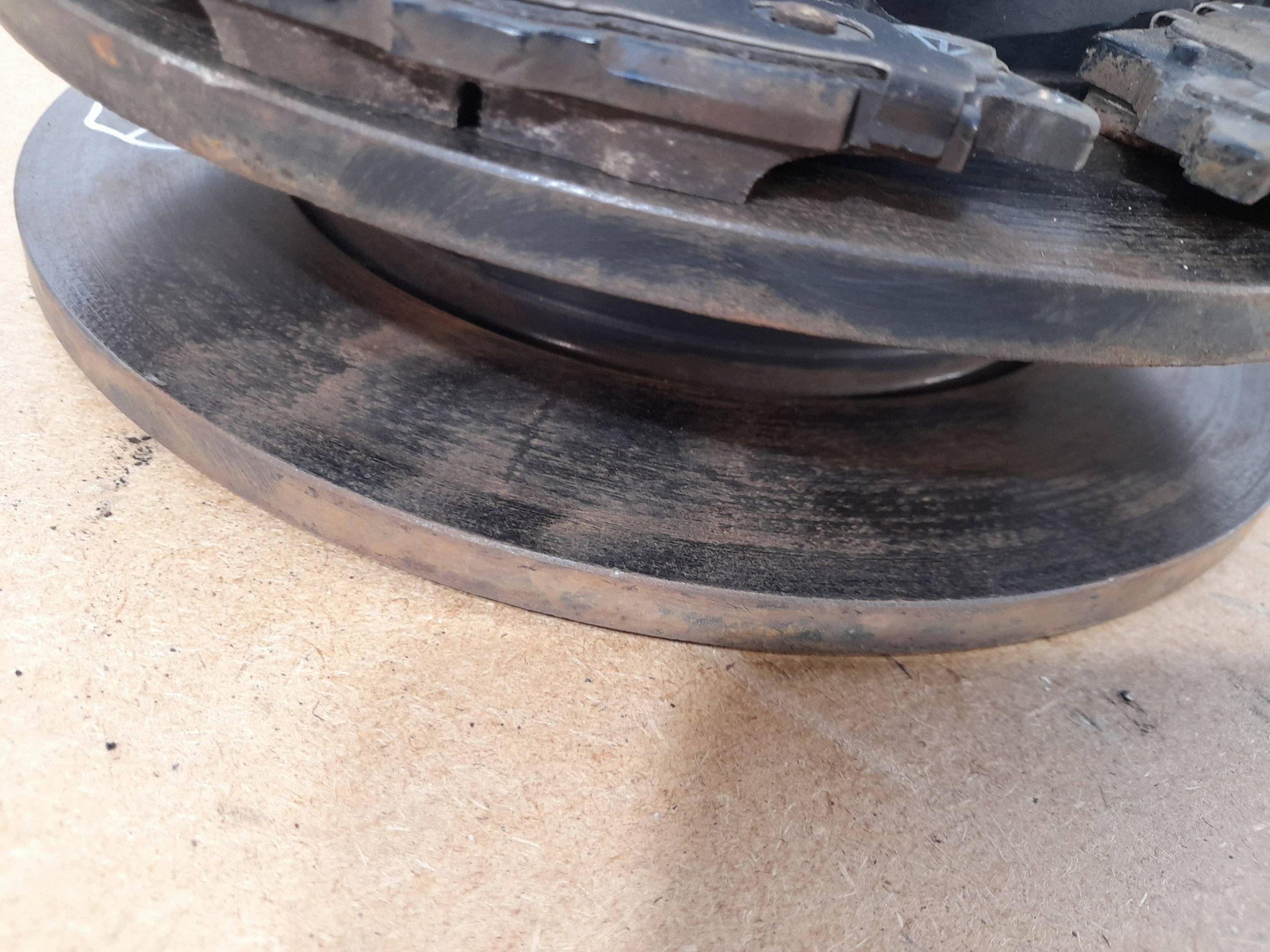 Toyota Corolla E21 discs brake + plates rear. (T128)
