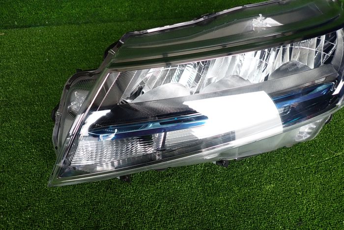 SUZUKI VITARA III LIFT FULL LED 18- reflektor left light left