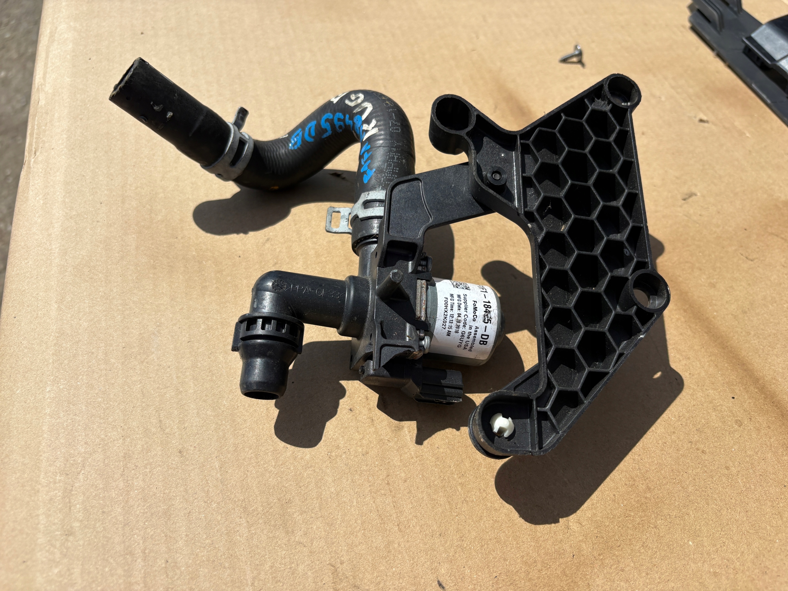 FORD KUGA MK2 dodatna pumpa pumpa cirkulacije vode F1F118495DB