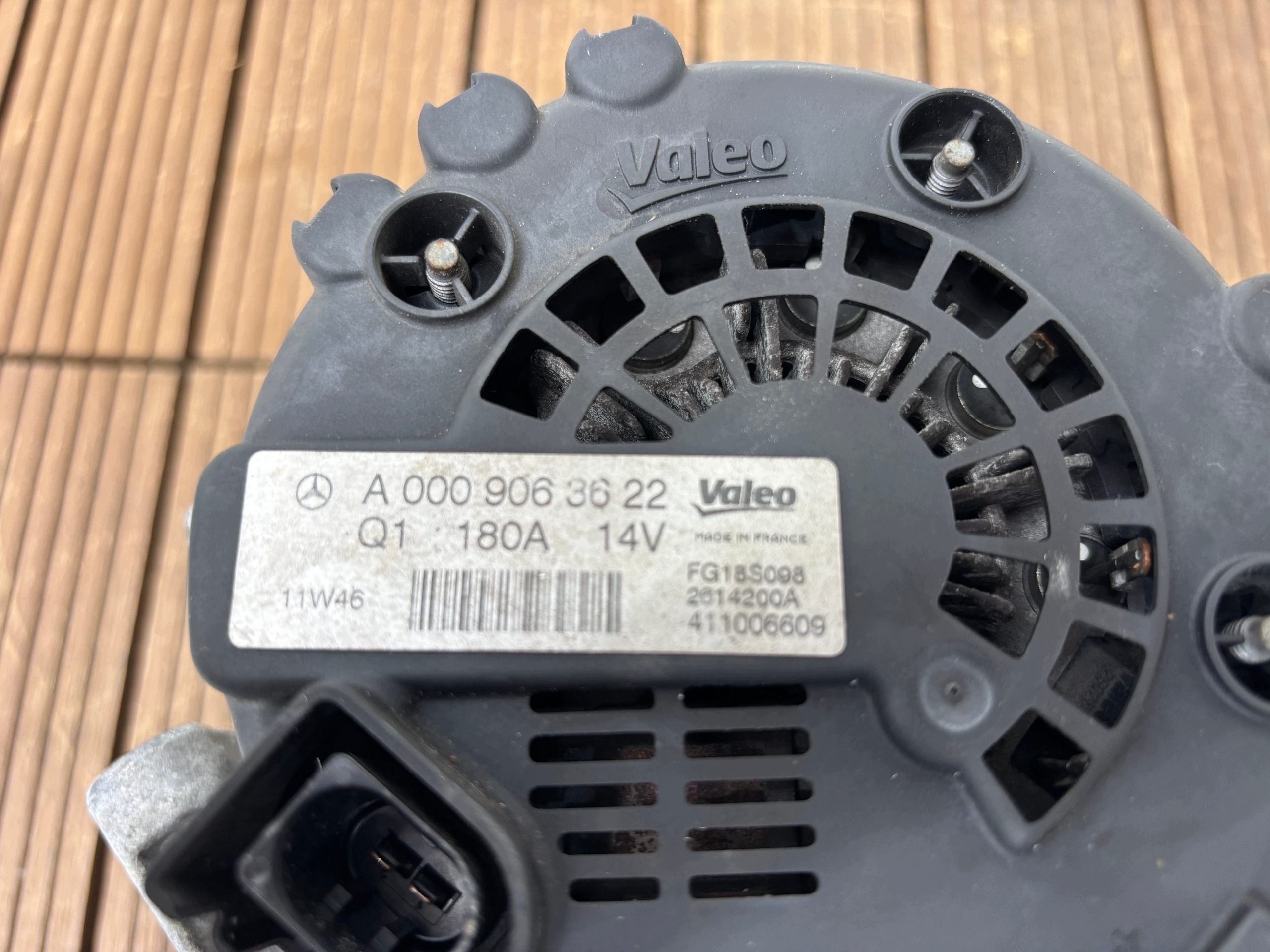 MERCEDES E-KLASA W207 E350 3.5 CGI V6 ALTERNATOR A0009063622 OE