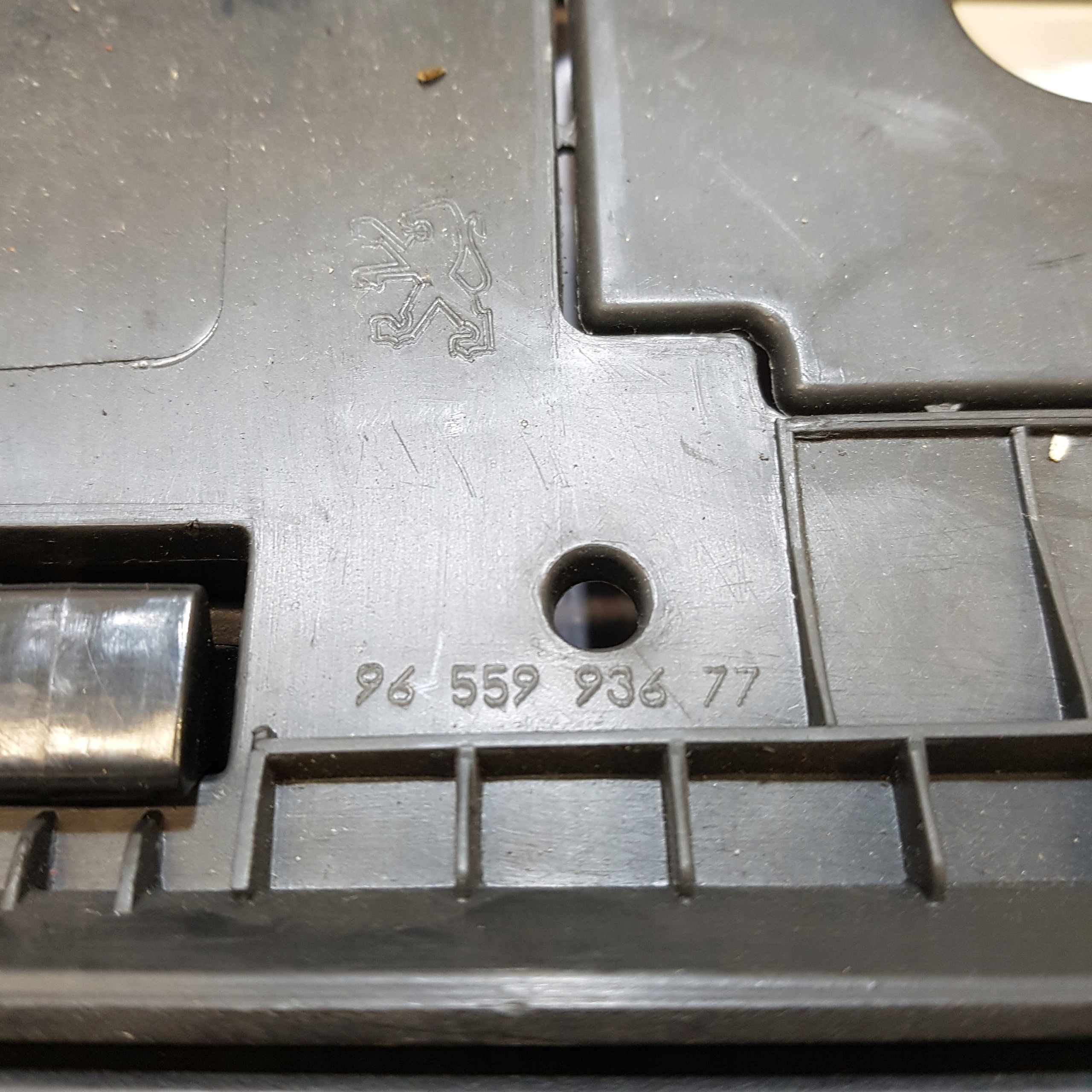 Handschuhfach des Beifahrers PEUGEOT 308 9655993677