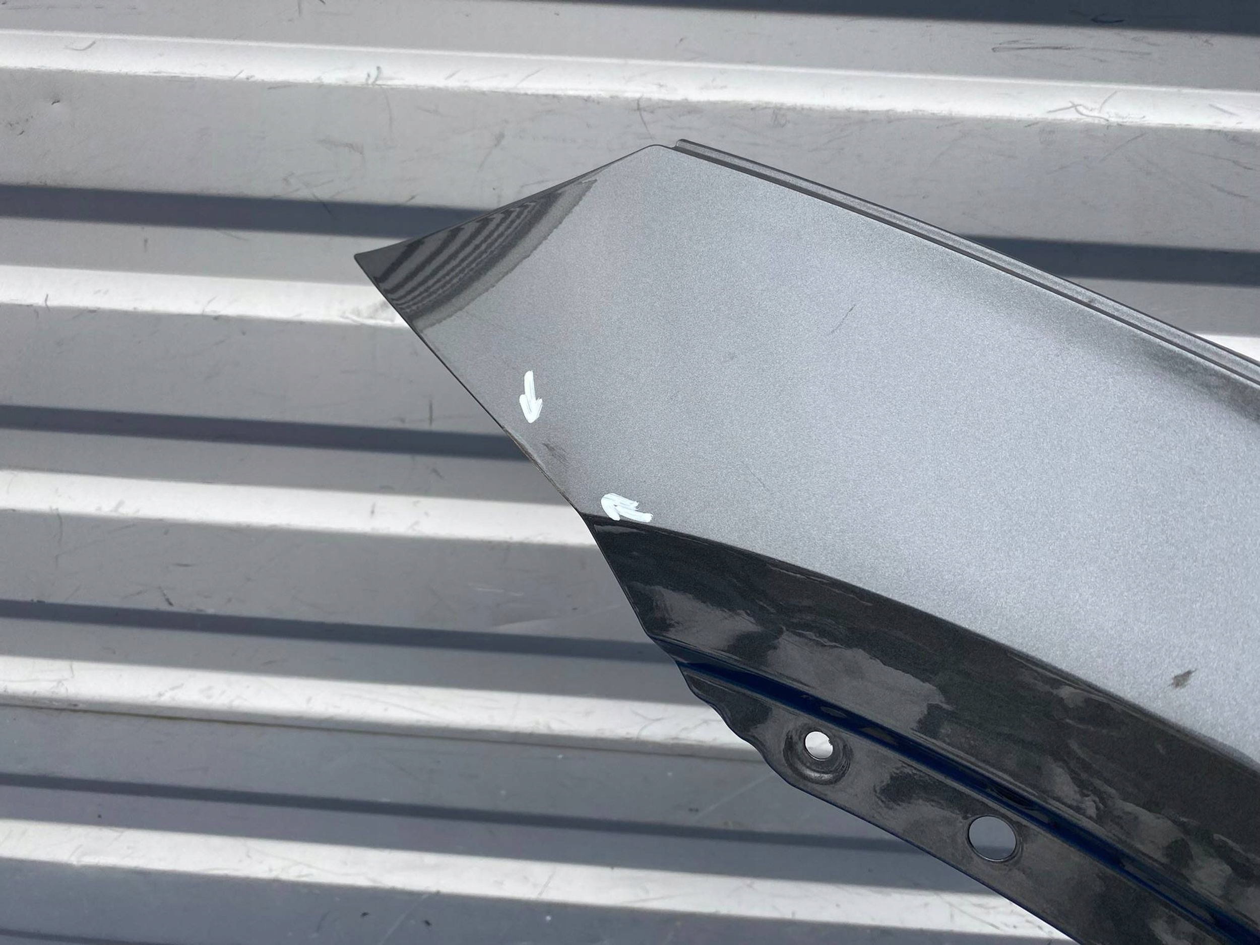 AUDI Q5 80A BŁOTNIK LEWY Producent części Audi OE