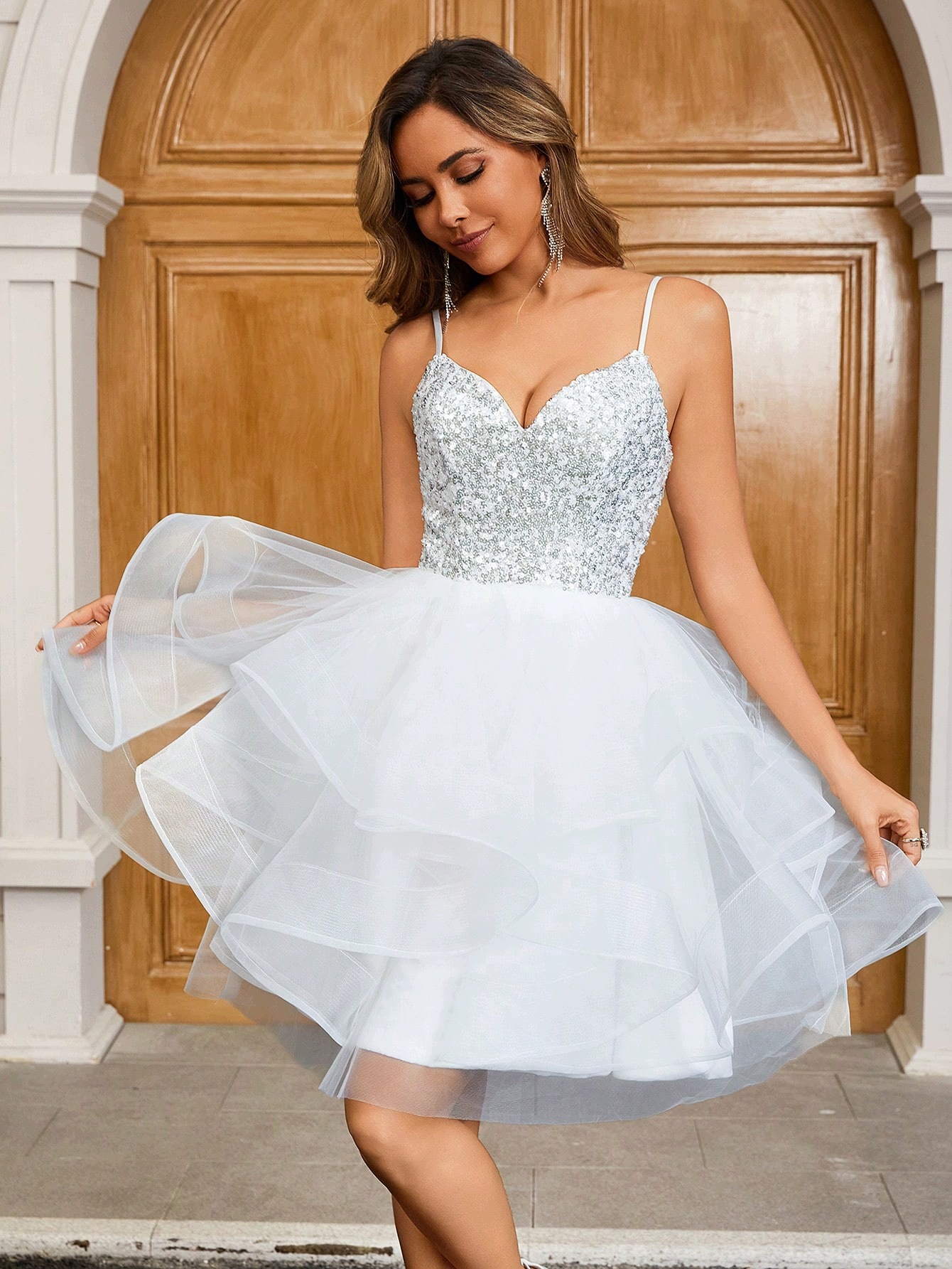 Shein Elegantní Šaty S Flitrovým Korzetem Mini M 1M