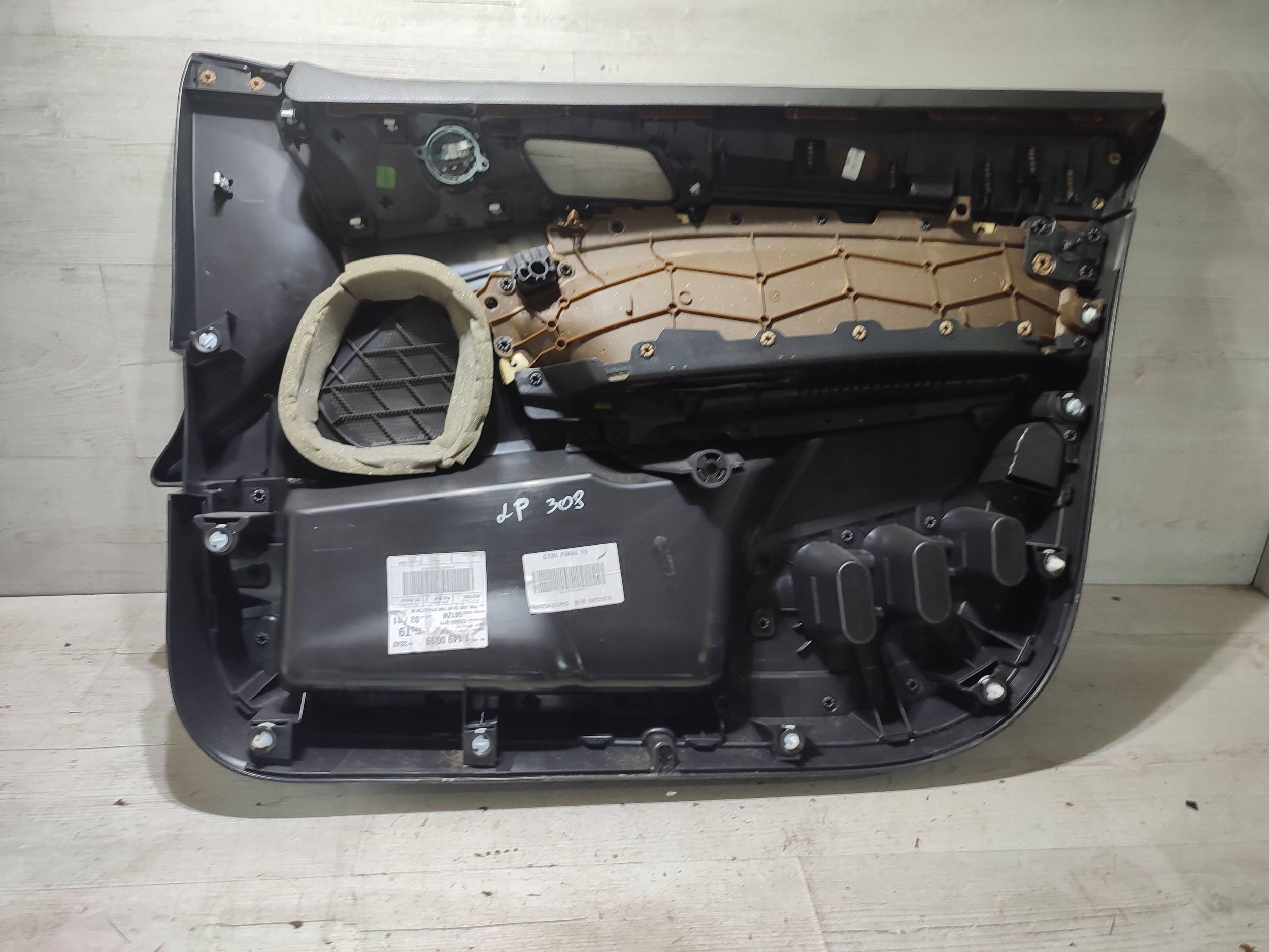 Peugeot 308 2019 front side left side / side door przednich