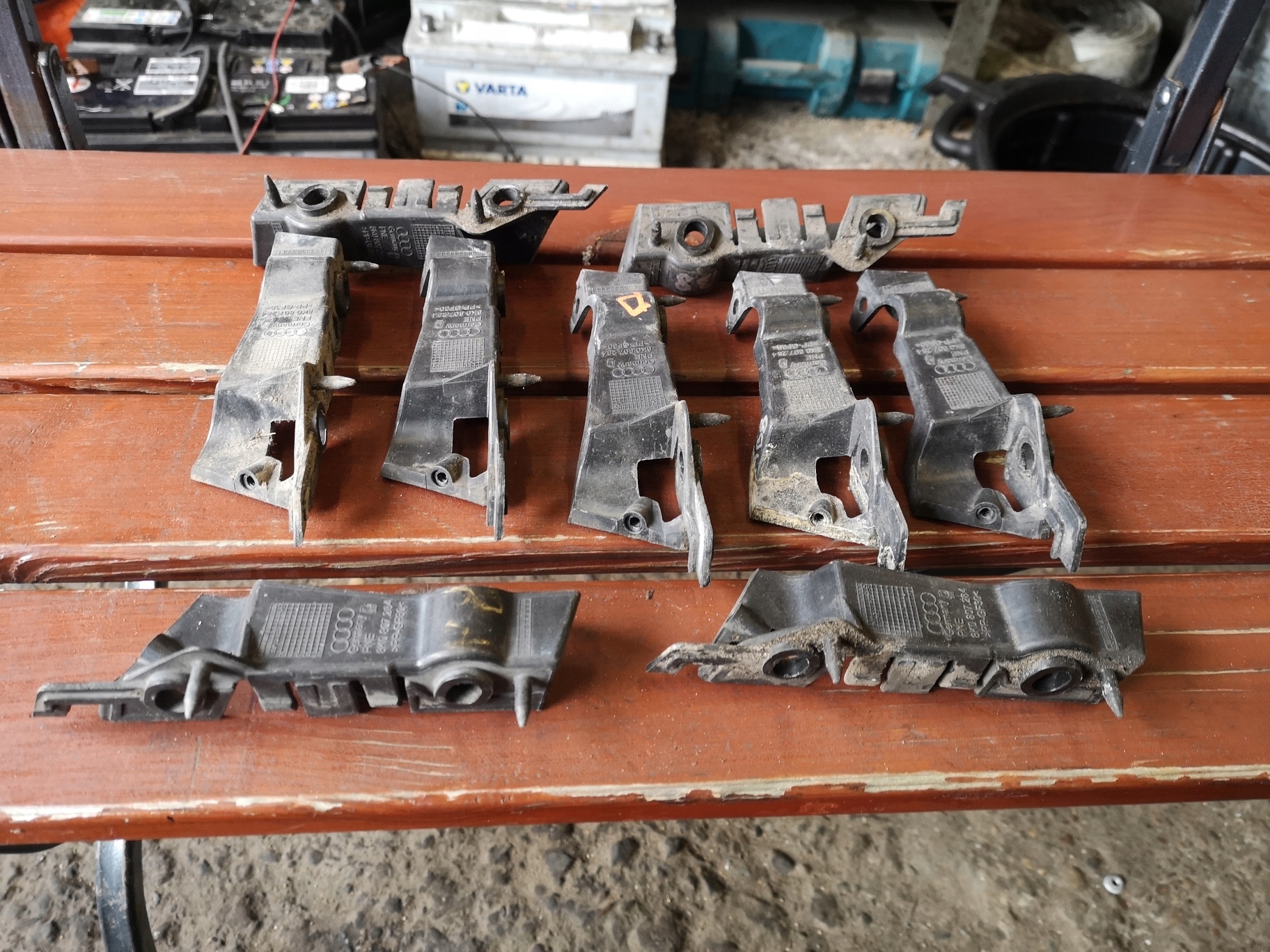 AUDI A4 B8 bumper bracket right front 8K0807284
