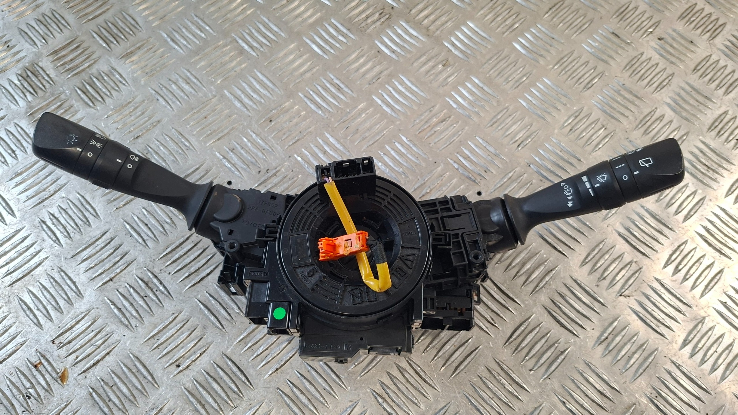 steering wheel levers and controls CITROEN DS3 1.4