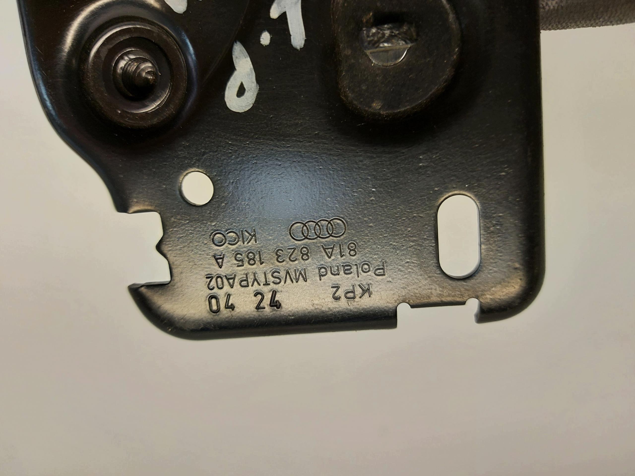 Audi Q4 89A 45 E-TRON , SUV, 2023 RYGIEL hook bonnets left front 81A823185