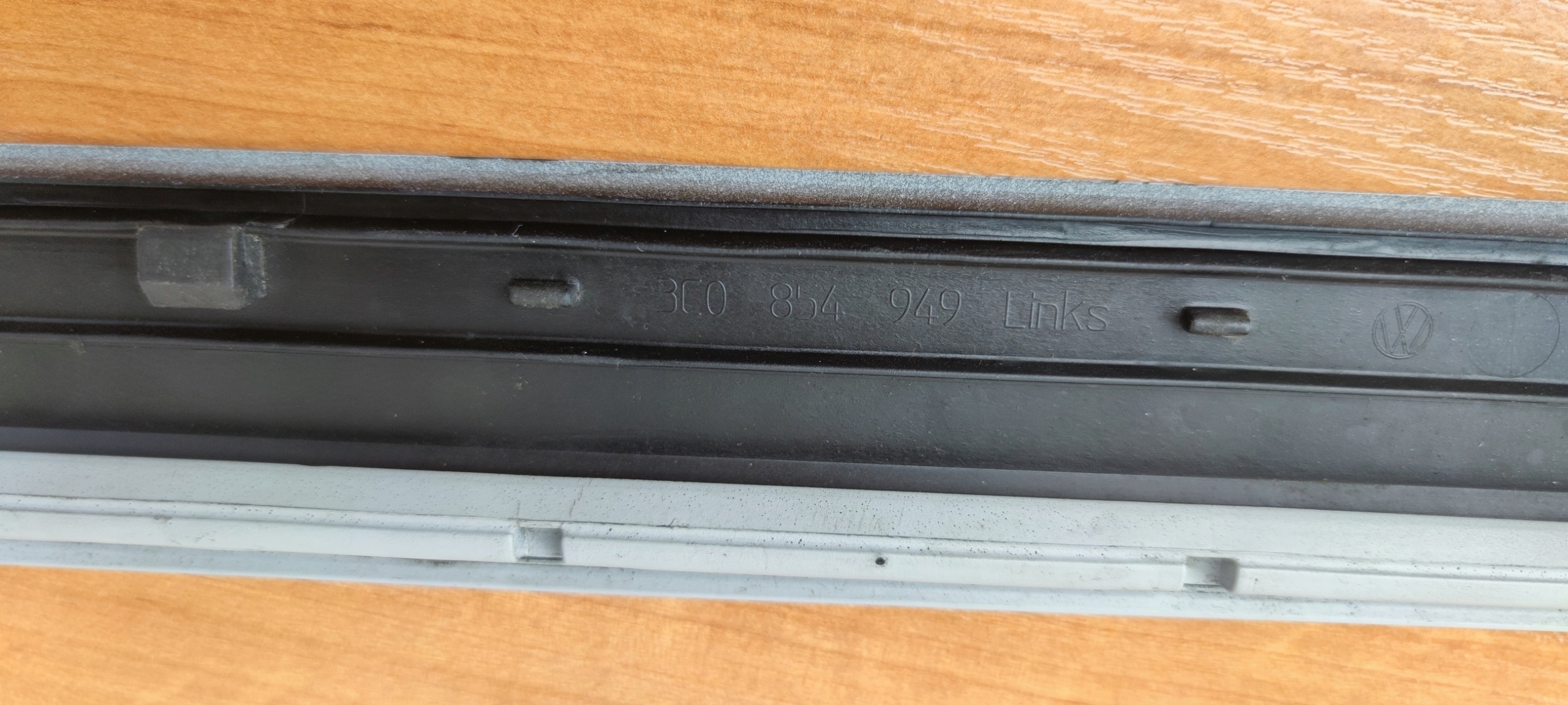 VW PASSAT B6 3C left moulding door rear part LISTEWKA