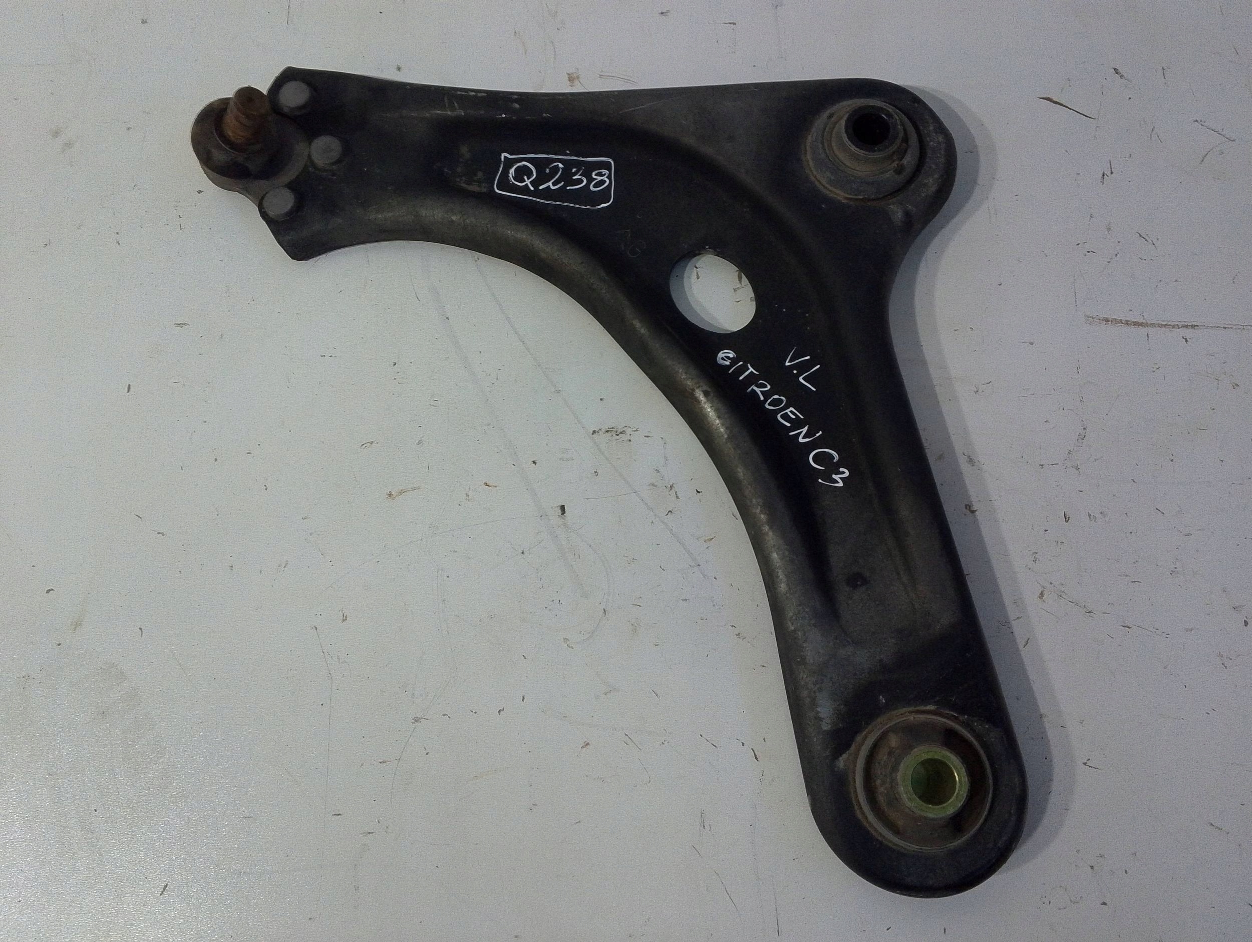 Citroen C3 III arm front left (Q238)