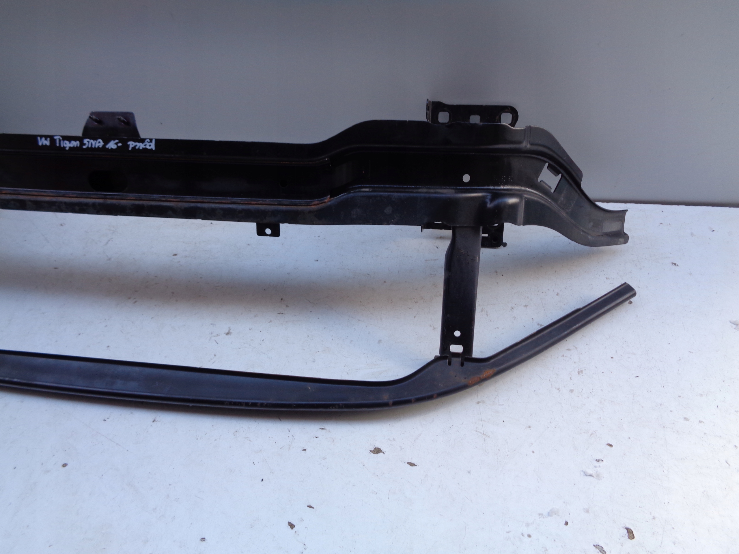 pillar bumper support front VW TIGUAN II 5NA 16
