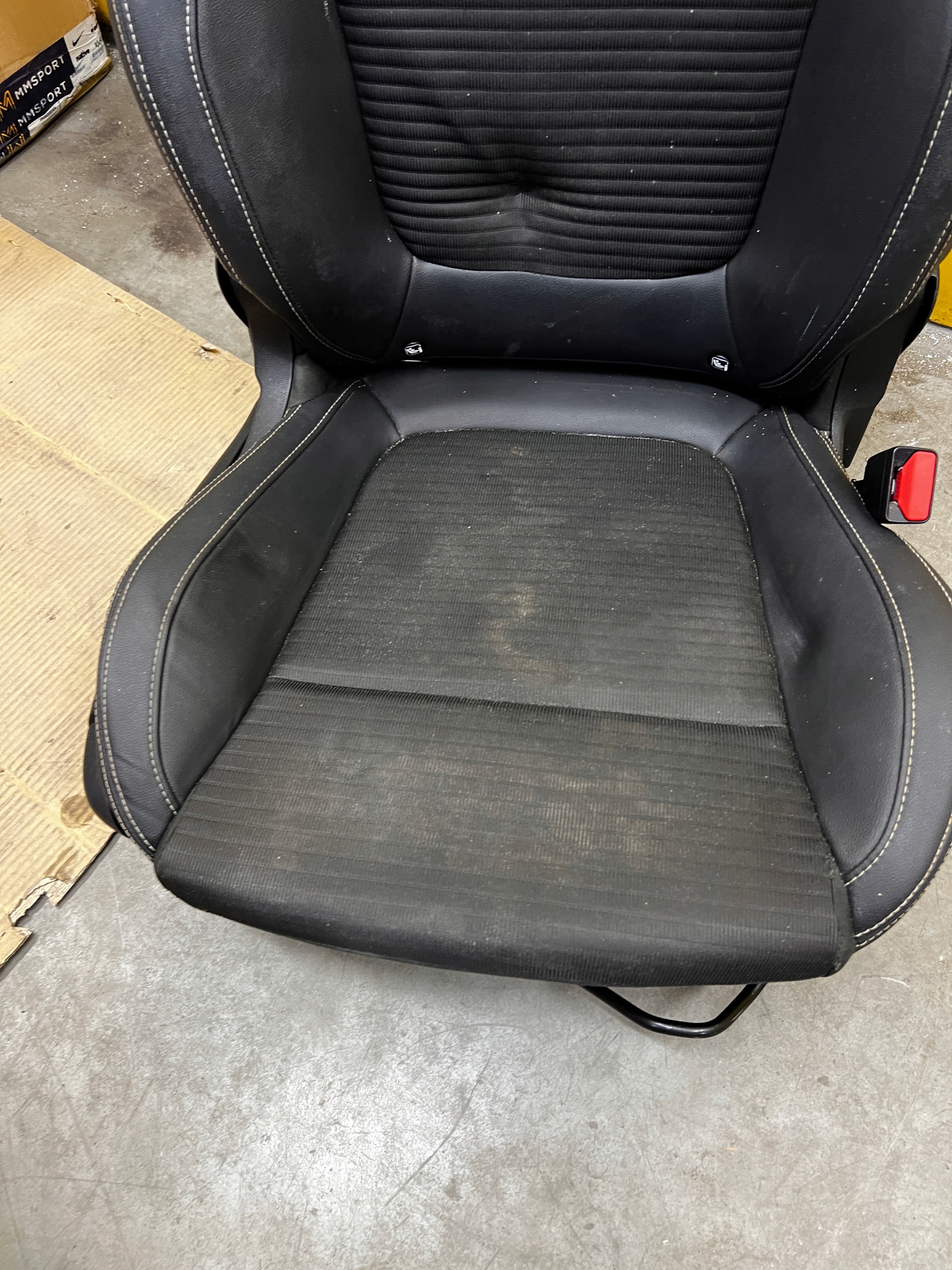 кресло СИДЕНЬЕ пассажира renault SCENIC IV