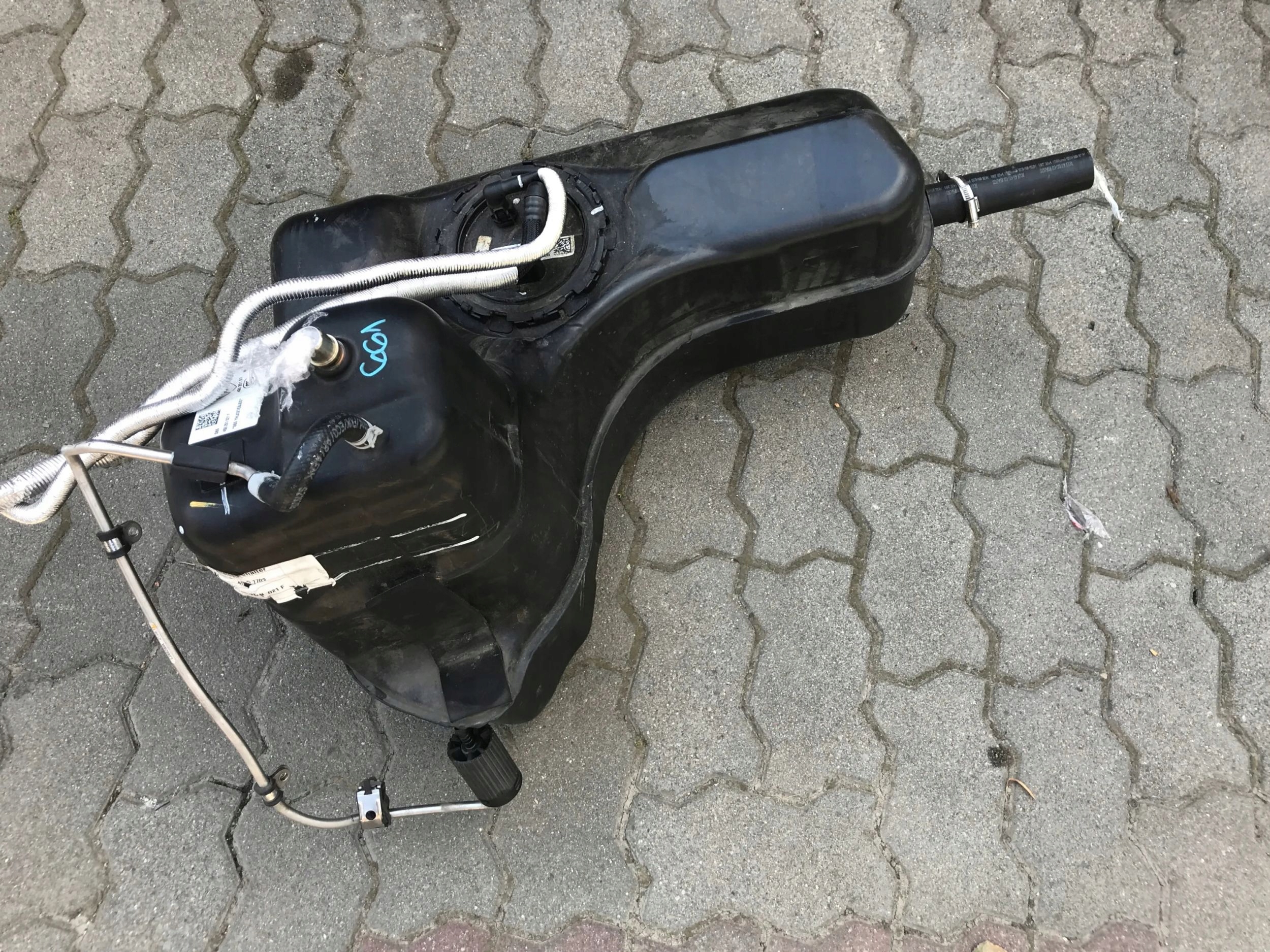 AUDI R8 PLUS 4S 5.2 kraftstofftank tank 4S0201021F