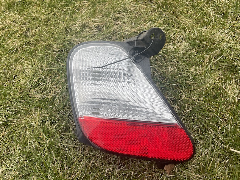 ECLIPSE CROSS ПРАВА ФАРА ПРОТИВОТУМАННАЯ