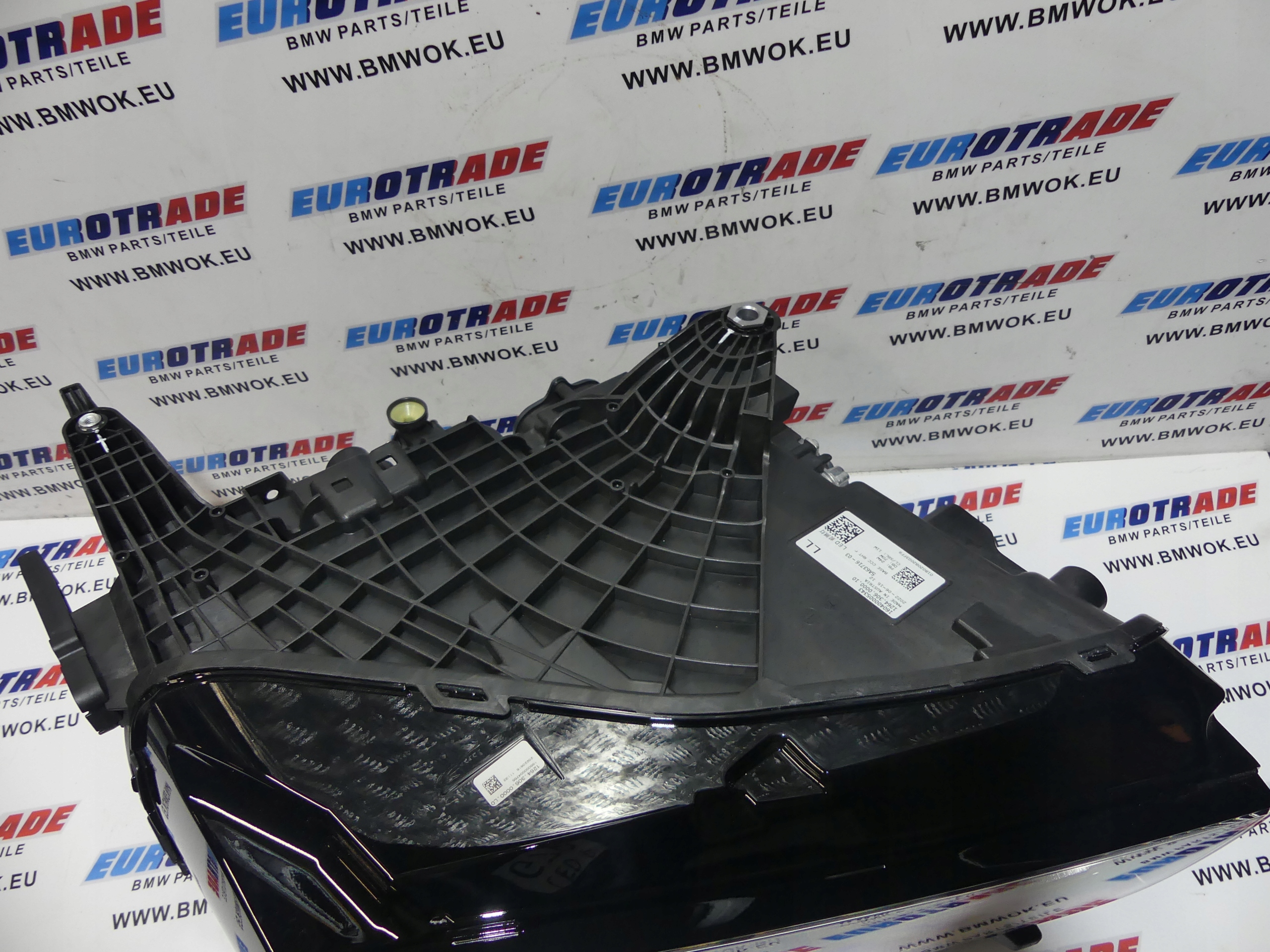 BMW G70 LAMPA PRZÓD PRAWA LED BASE 5A63716 Typ samochodu Samochody osobowe