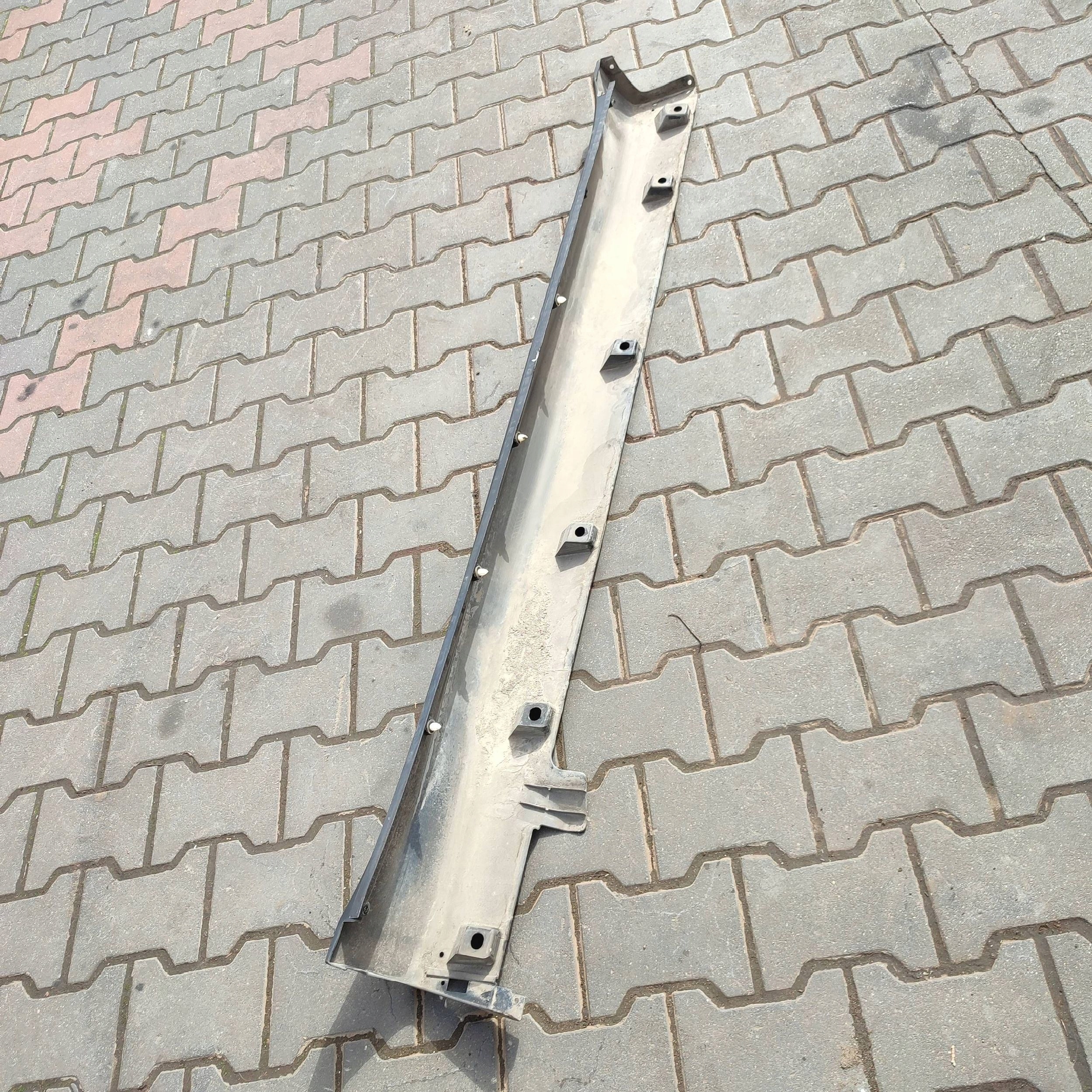 moulding threshold left side Suzuki Vitara (LY) 7724154P0