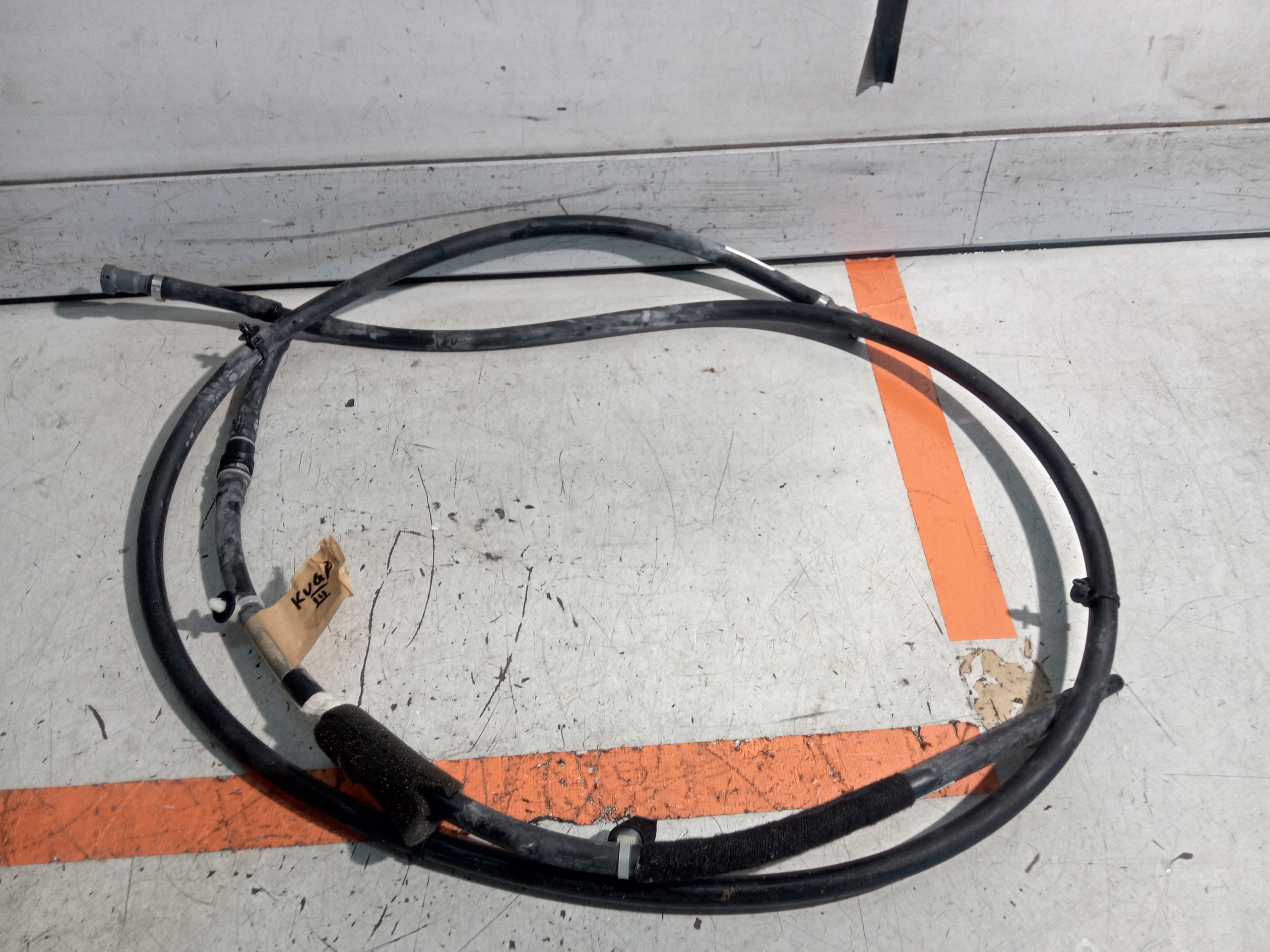 LV4B-13K140 - FORD KUGA MK3 ПРОВІД ОМИВАЧА ФАРИ ПЕРЕДНІЙ