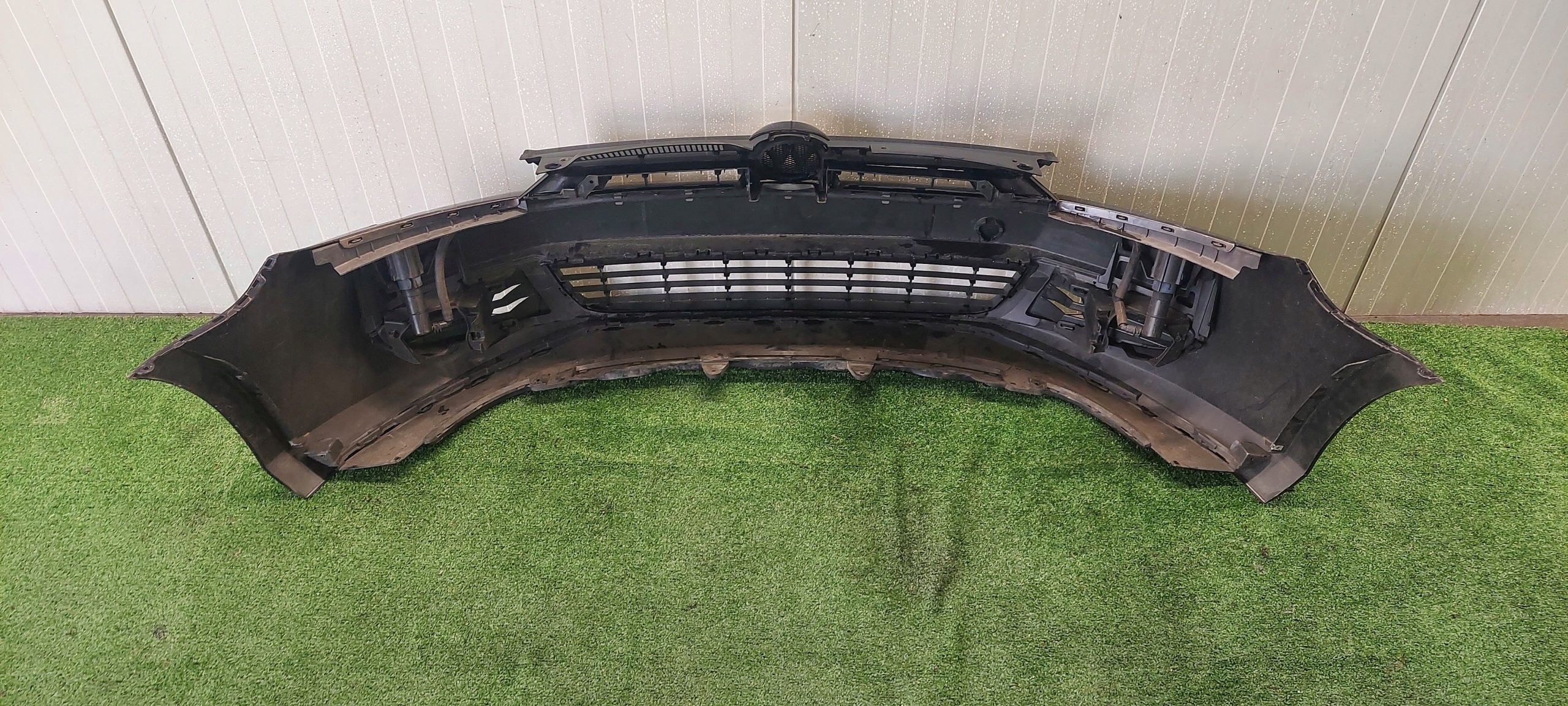 bumper +grill VW GOLF 6 washers LAK: LC9X