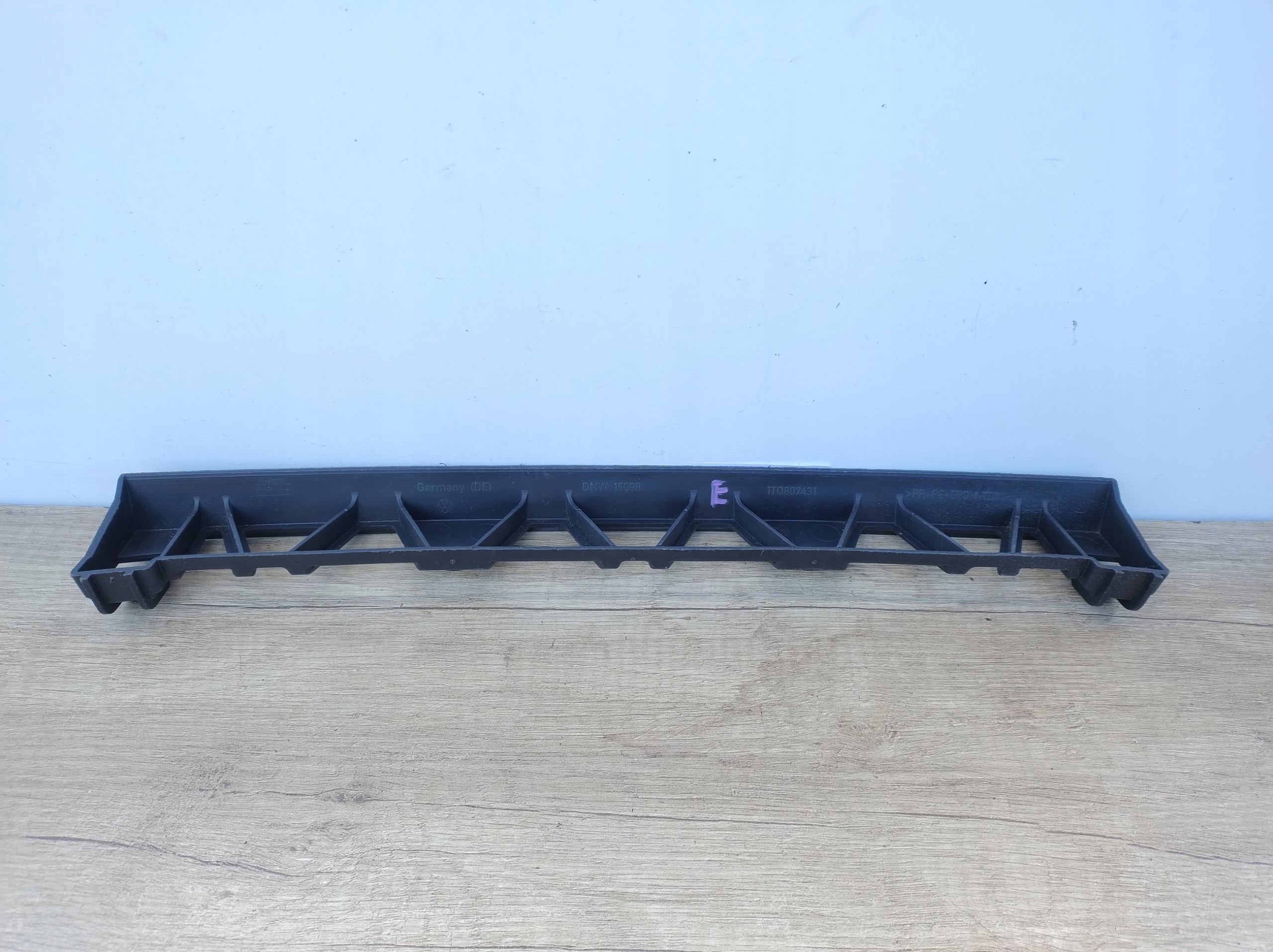VW TOURAN 03-10 ROK bumper bracket rear part central