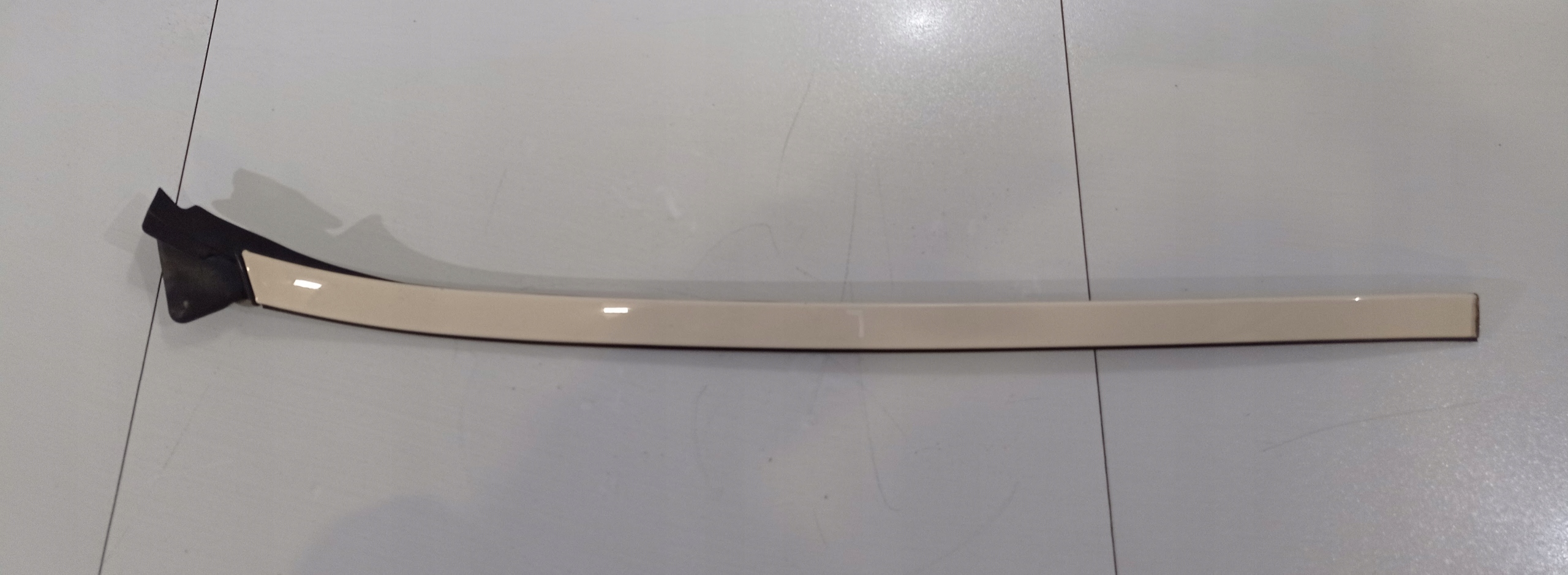 A2126901082 - MERCEDES W212 панель лобового скла ліва