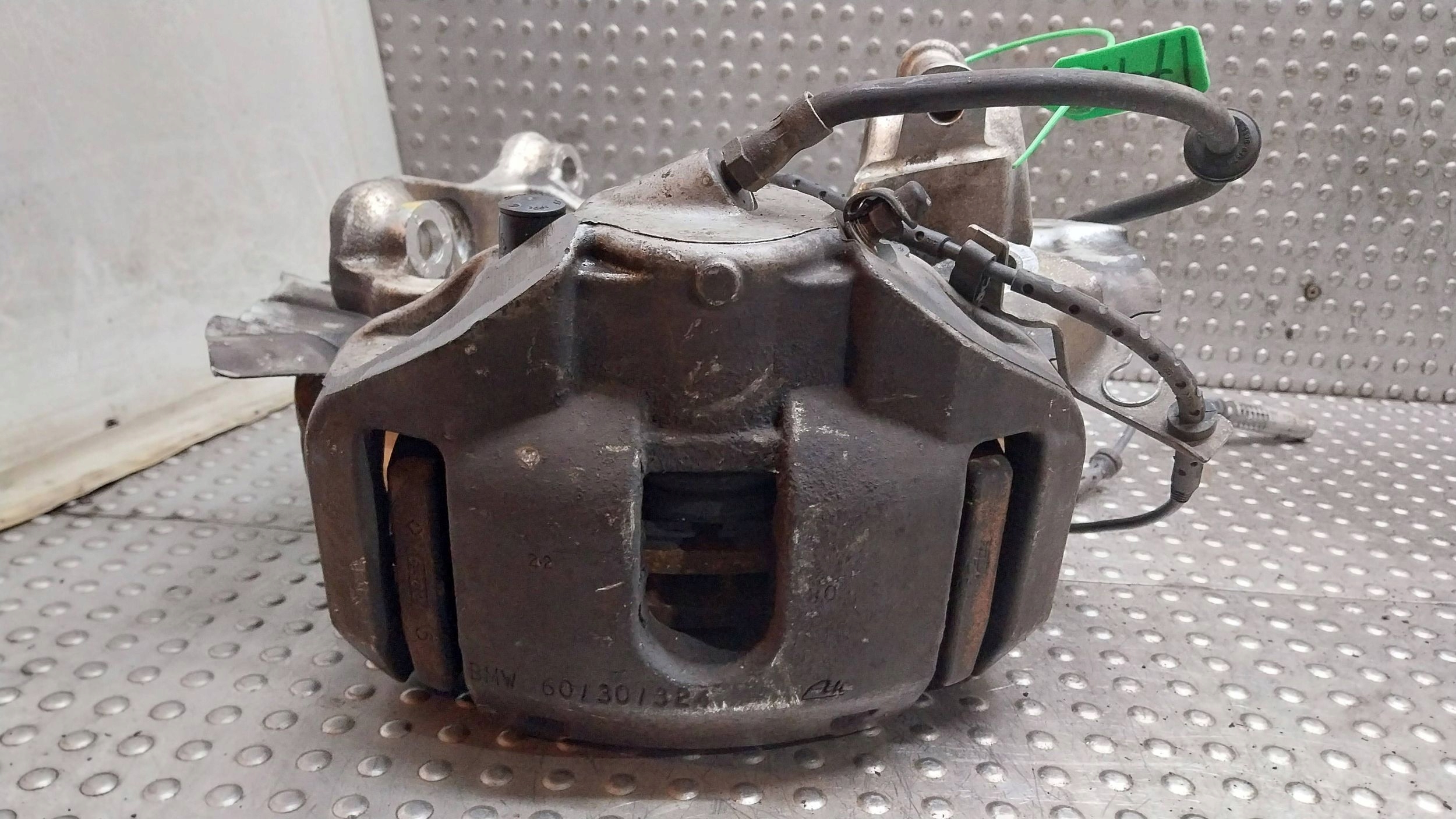 otoč čepu třmen pravý předek KPL BMW 7 E65 E66 735 740 750
