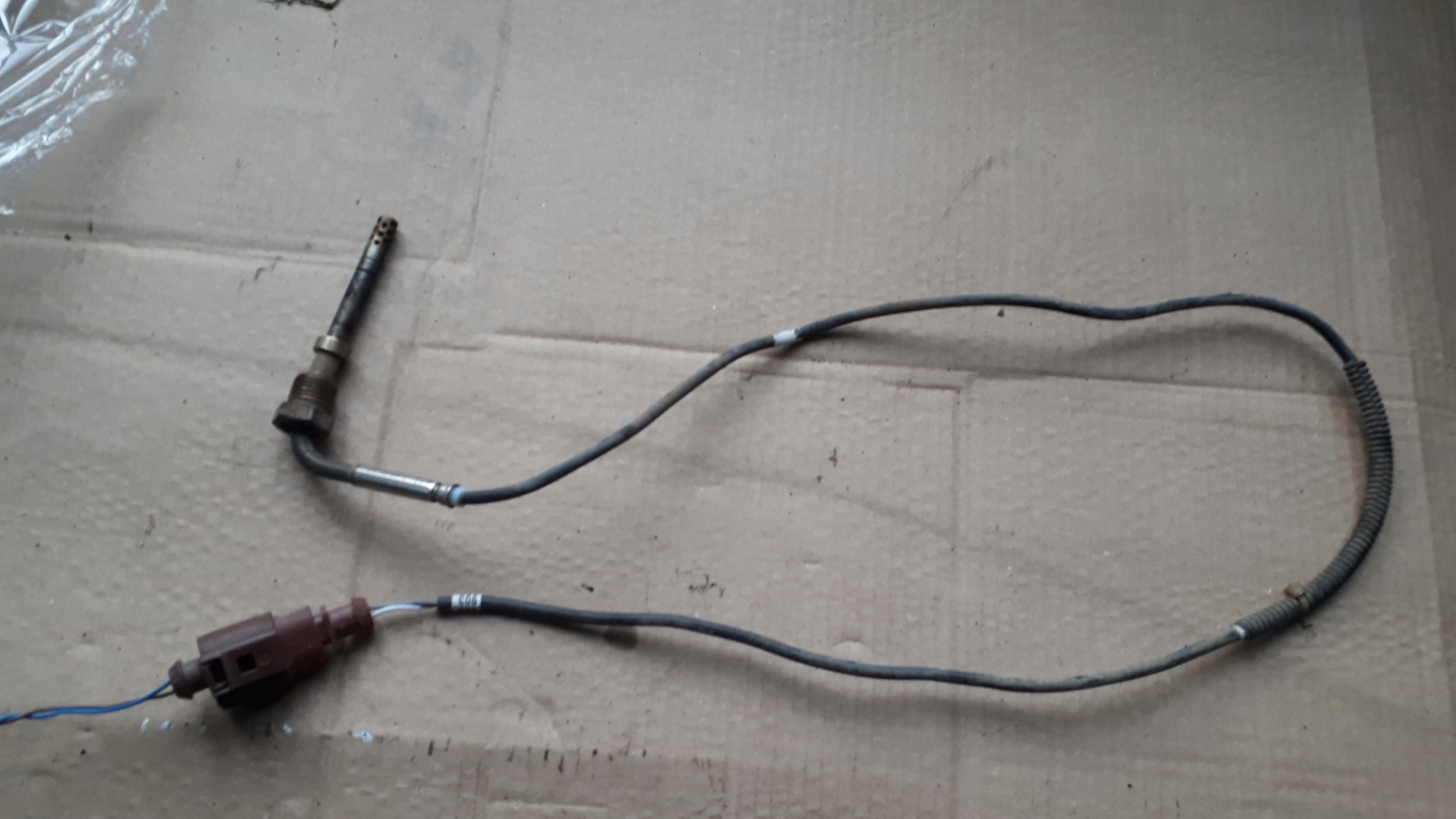 Q7 4L SENSOR GASE TEMP 4.2 TDI BTR 07Z906088A
