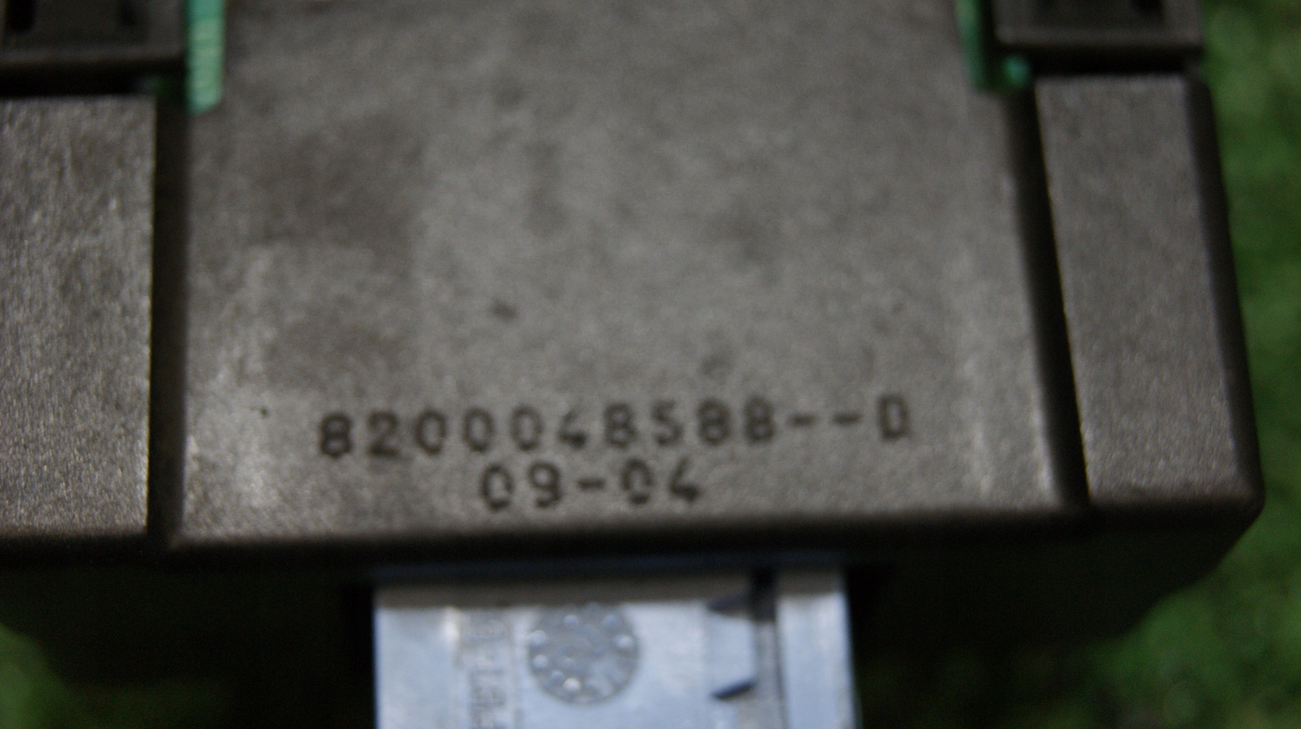 prekidač kočnice POSTOJOWEGO RENAULT VELSATIS 8200048588D