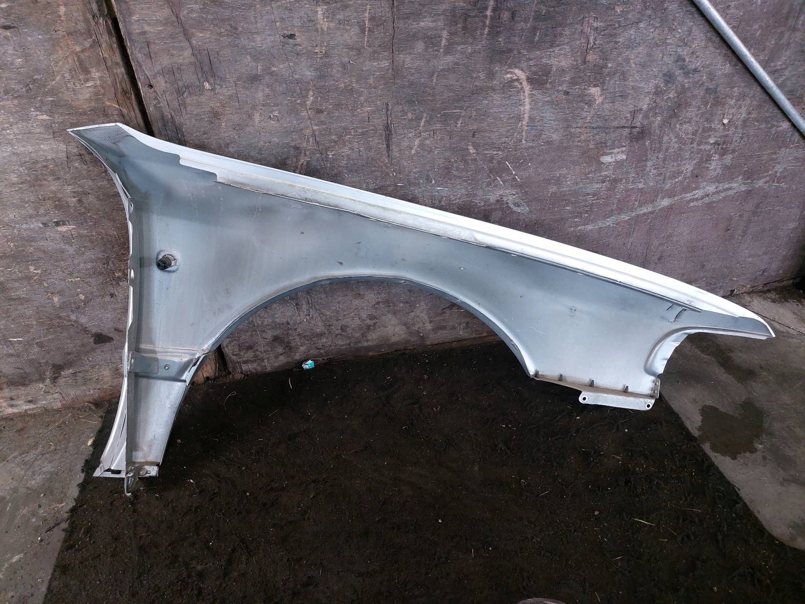 fender left front AUDI A8 D2 LY7M