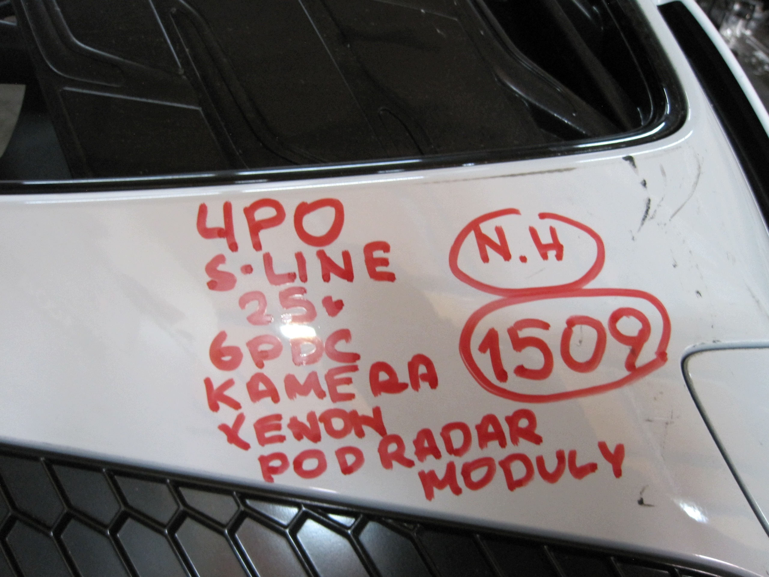 bumper Audi A6 4P0 S-LINE XENON KAMERA 25R front front