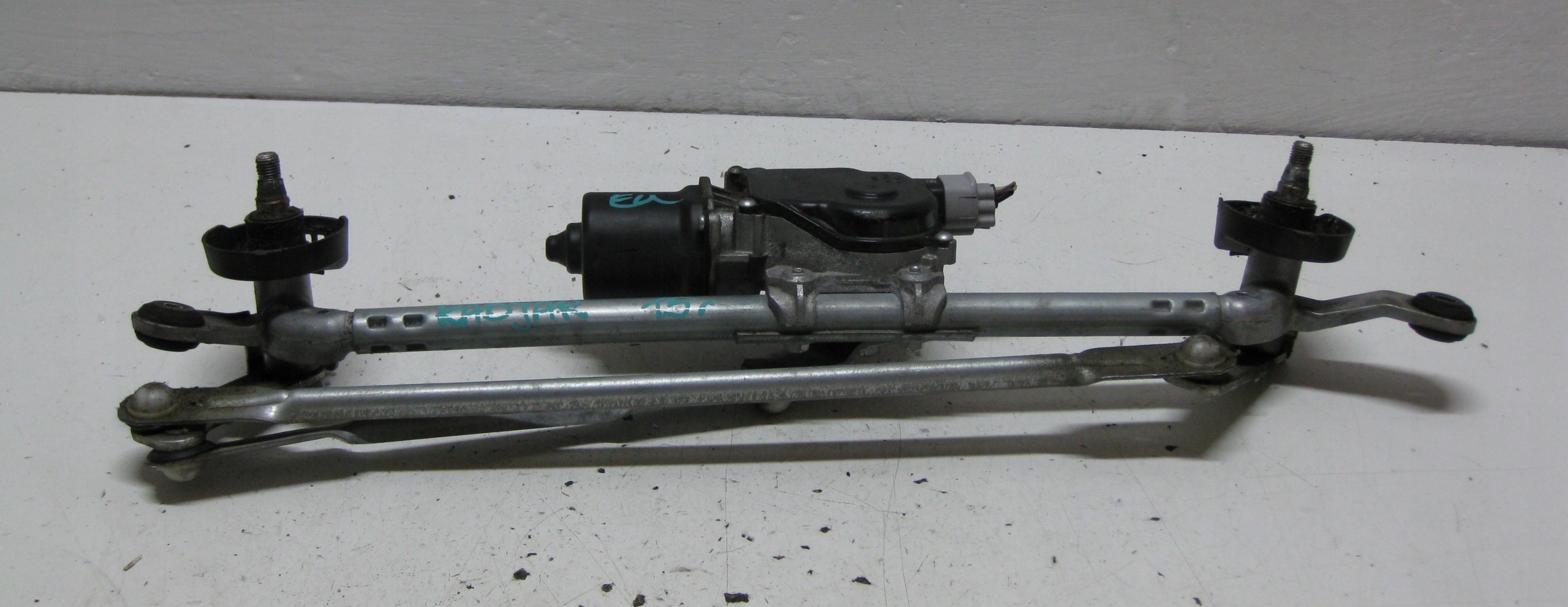 RENAULT KADJAR 1.6 DCI 15R wiper mechanism front