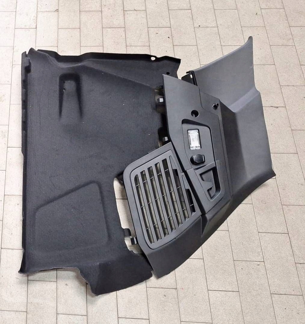 boot upholstery rear part side right Renault Scenic E-Tech V 849501760R
