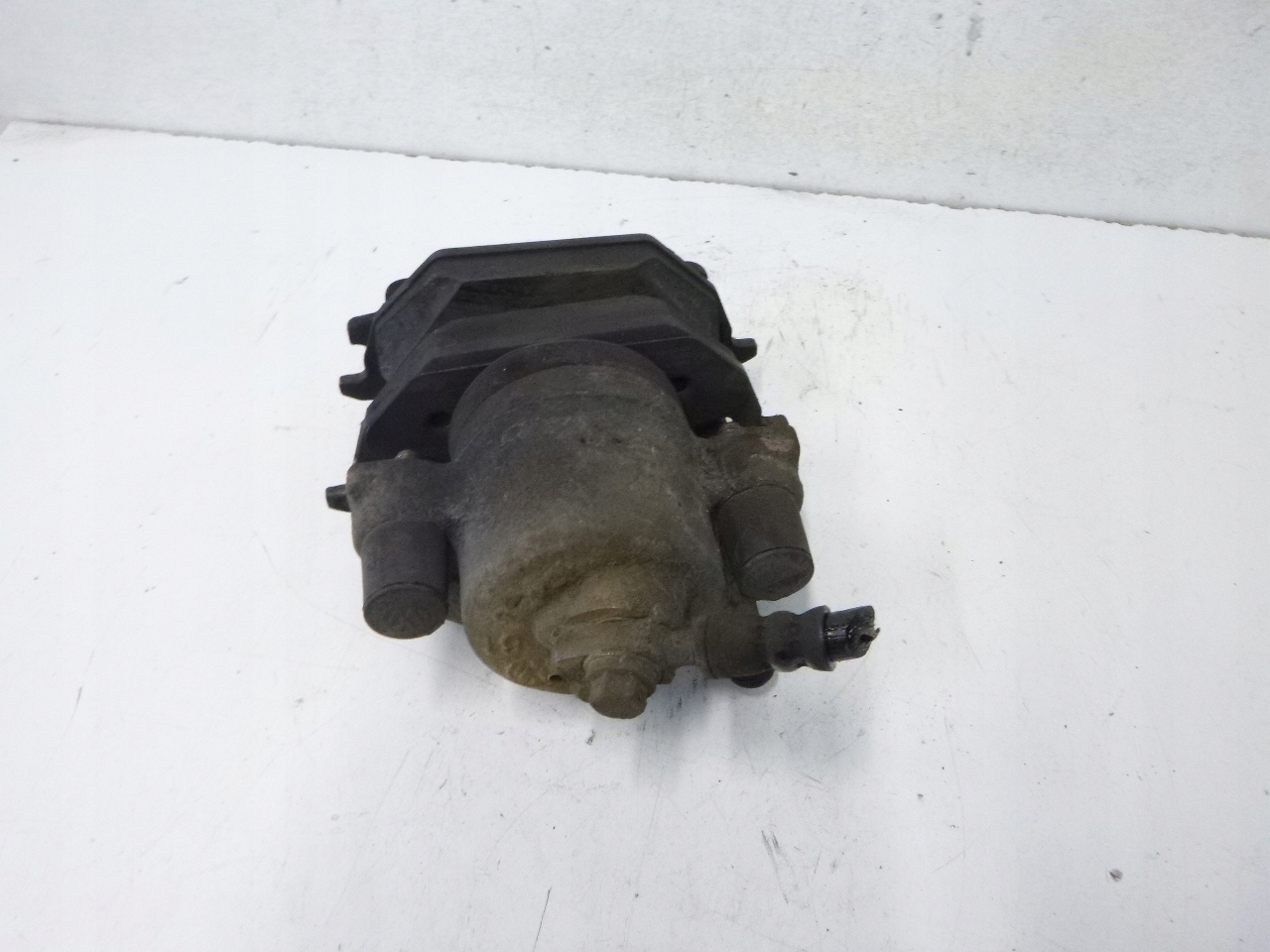 třmen brzdový předek Volkswagen FOX 1.2 2007r.