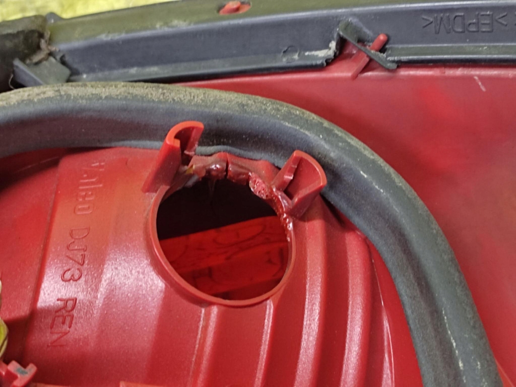 RENAULT VEL SATIS light left rear part