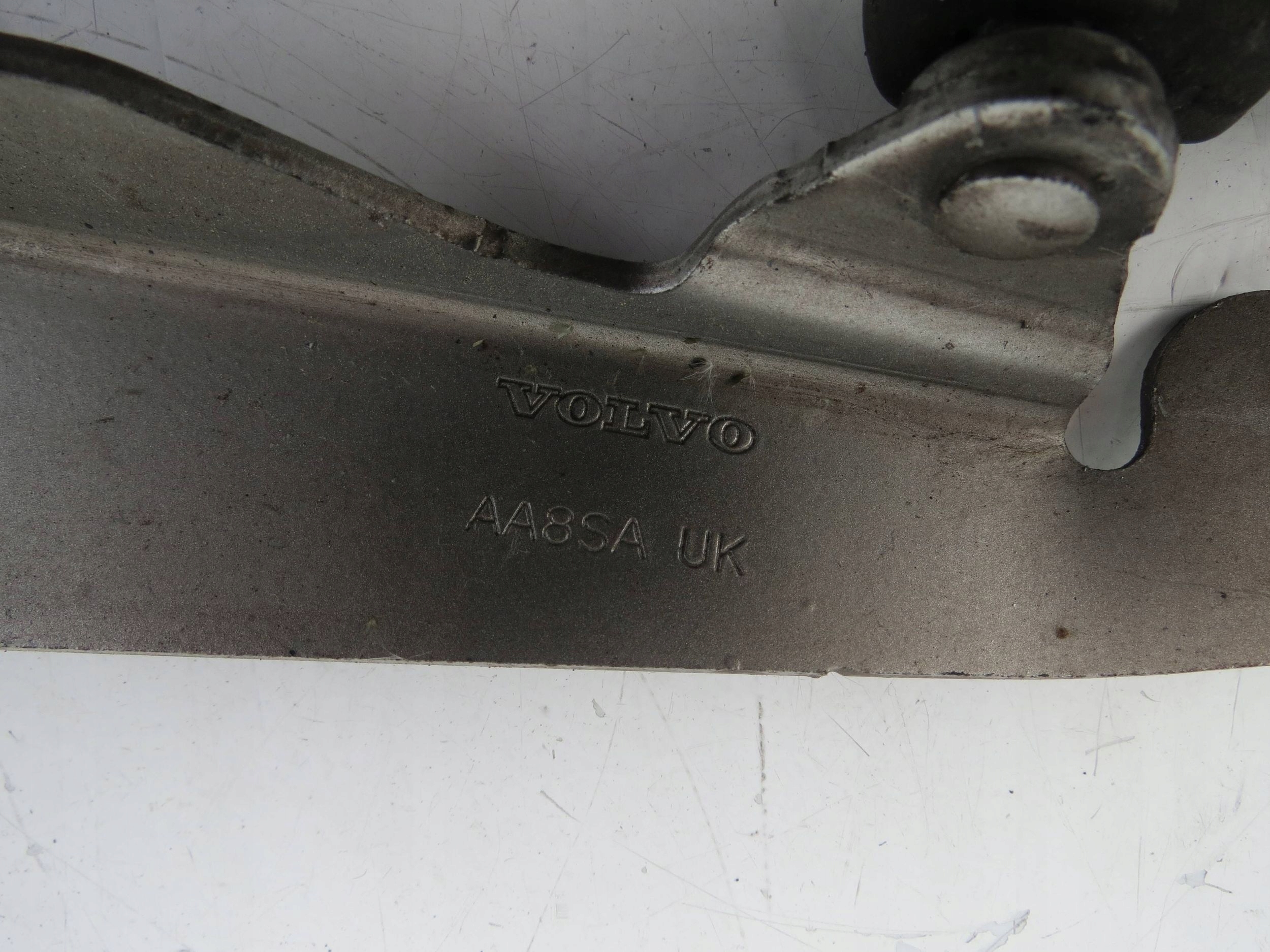 hinge bonnets of the engine VOLVO V70 2.0 AA8SAUK 30649516