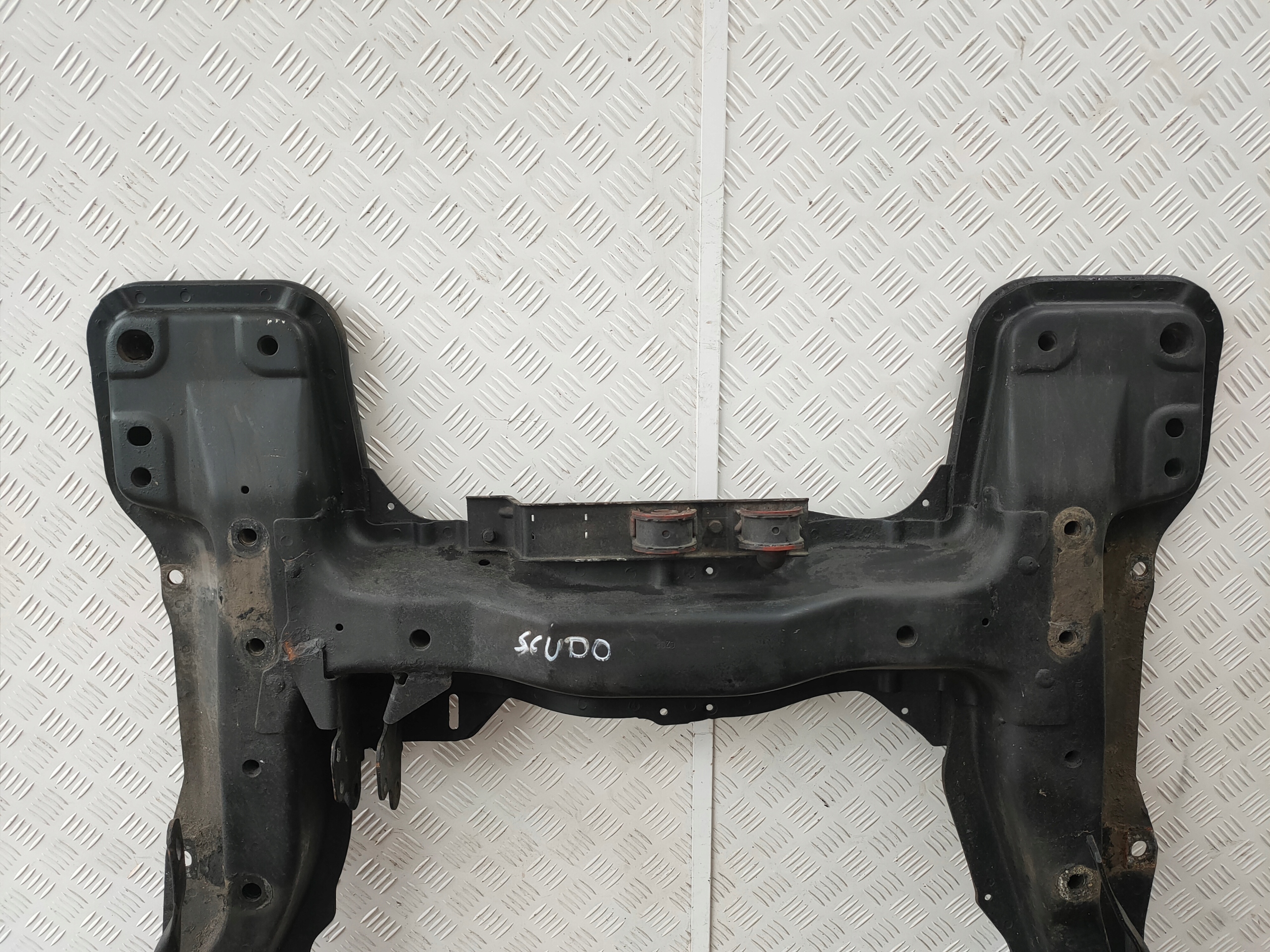 SCUDO JUMPY EXPERT 07-14 2.0 HDI subframe below engine axle beam LAWA original
