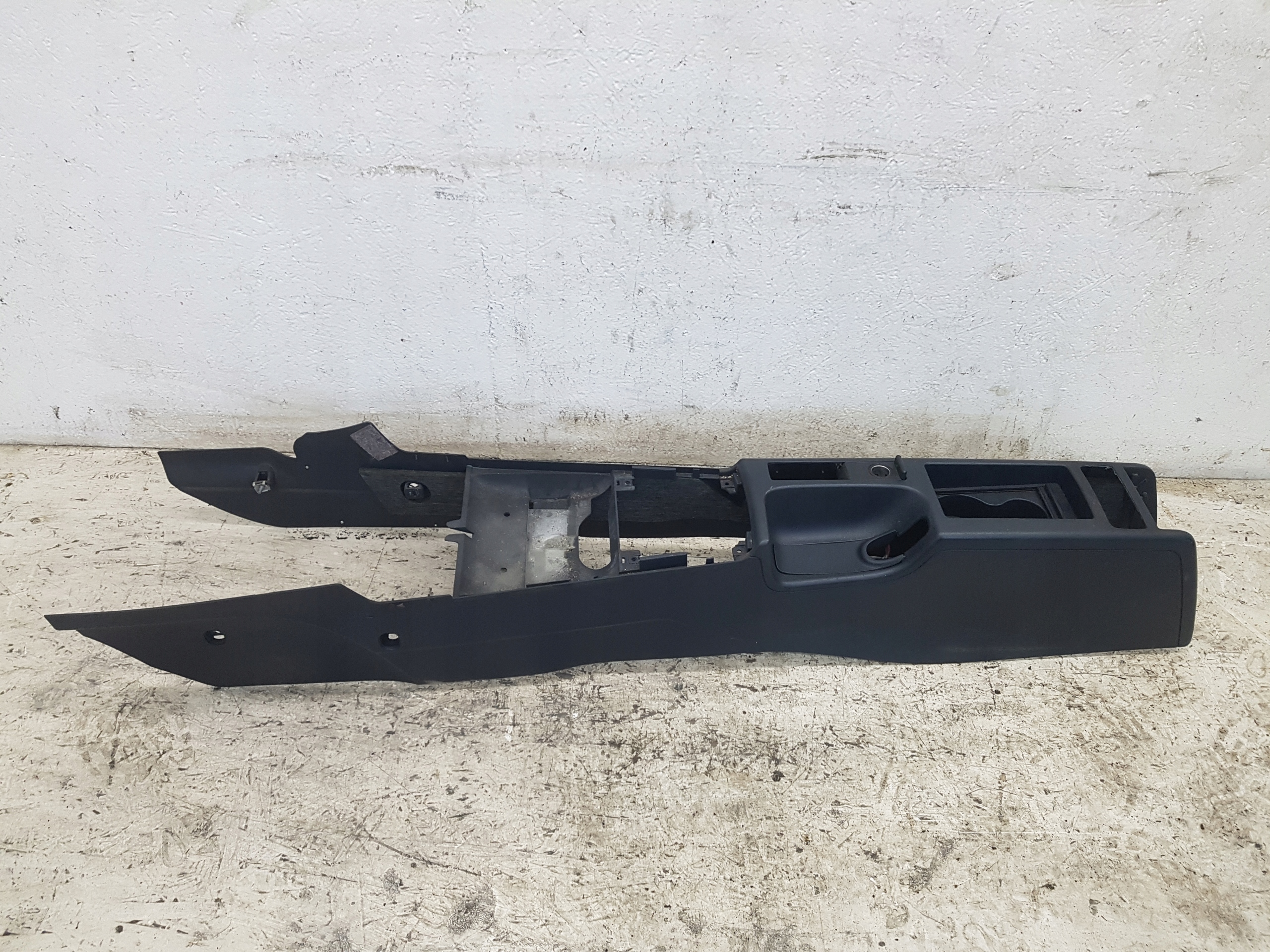 тунель середина Audi A3 8P 1.9tdi 8P1863244