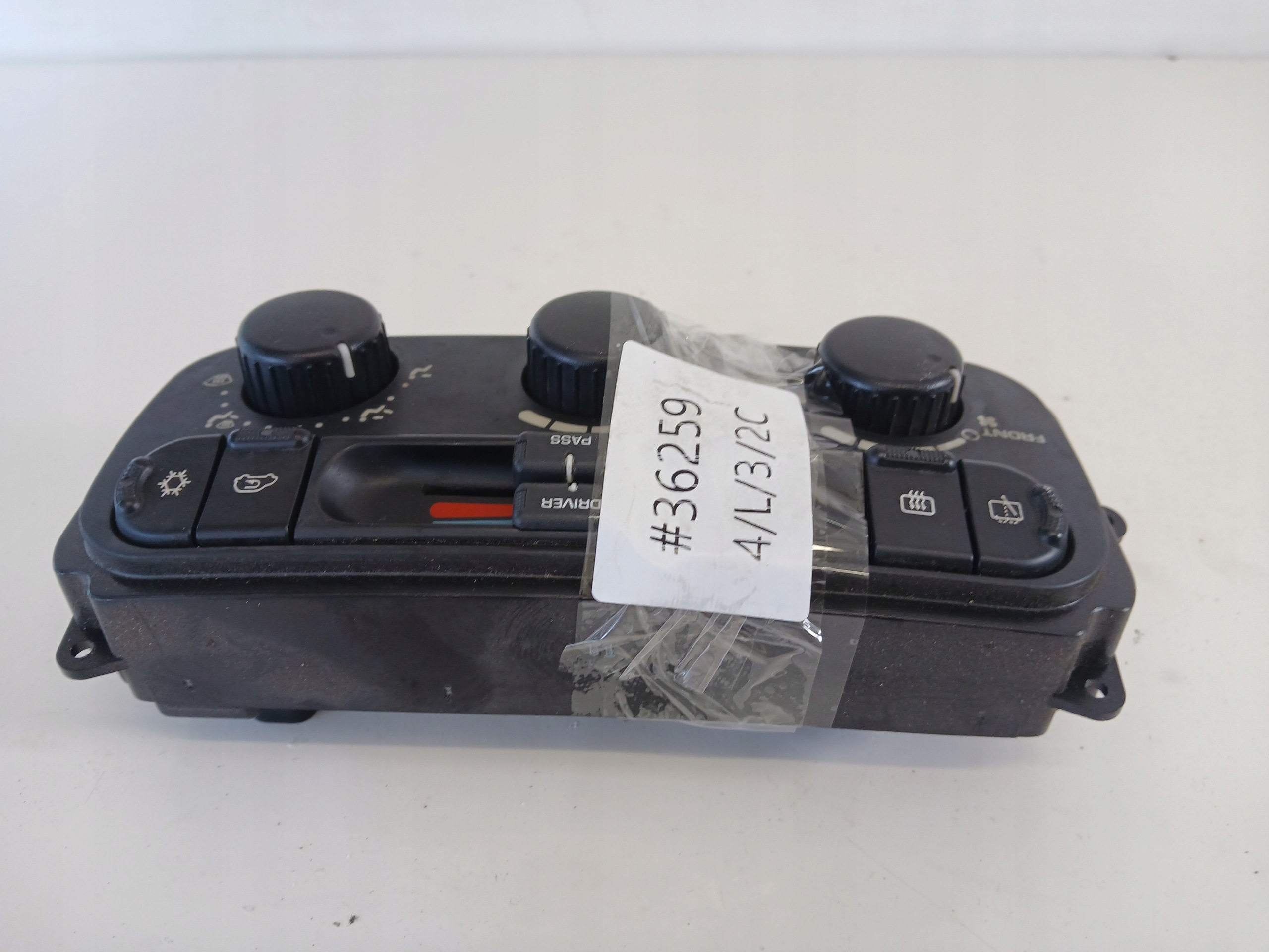 CHRYSLER VOYAGER IV Unite commande clima 05134627AA