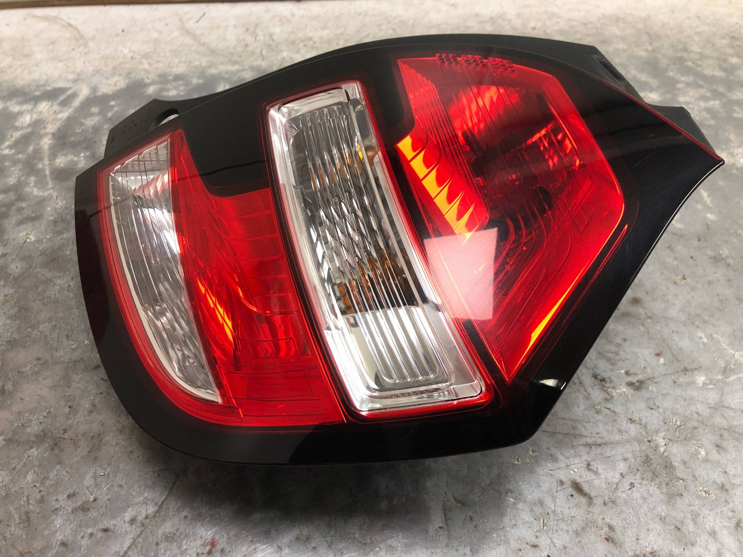 light right rear part RENAULT TWINGO III 265501361R