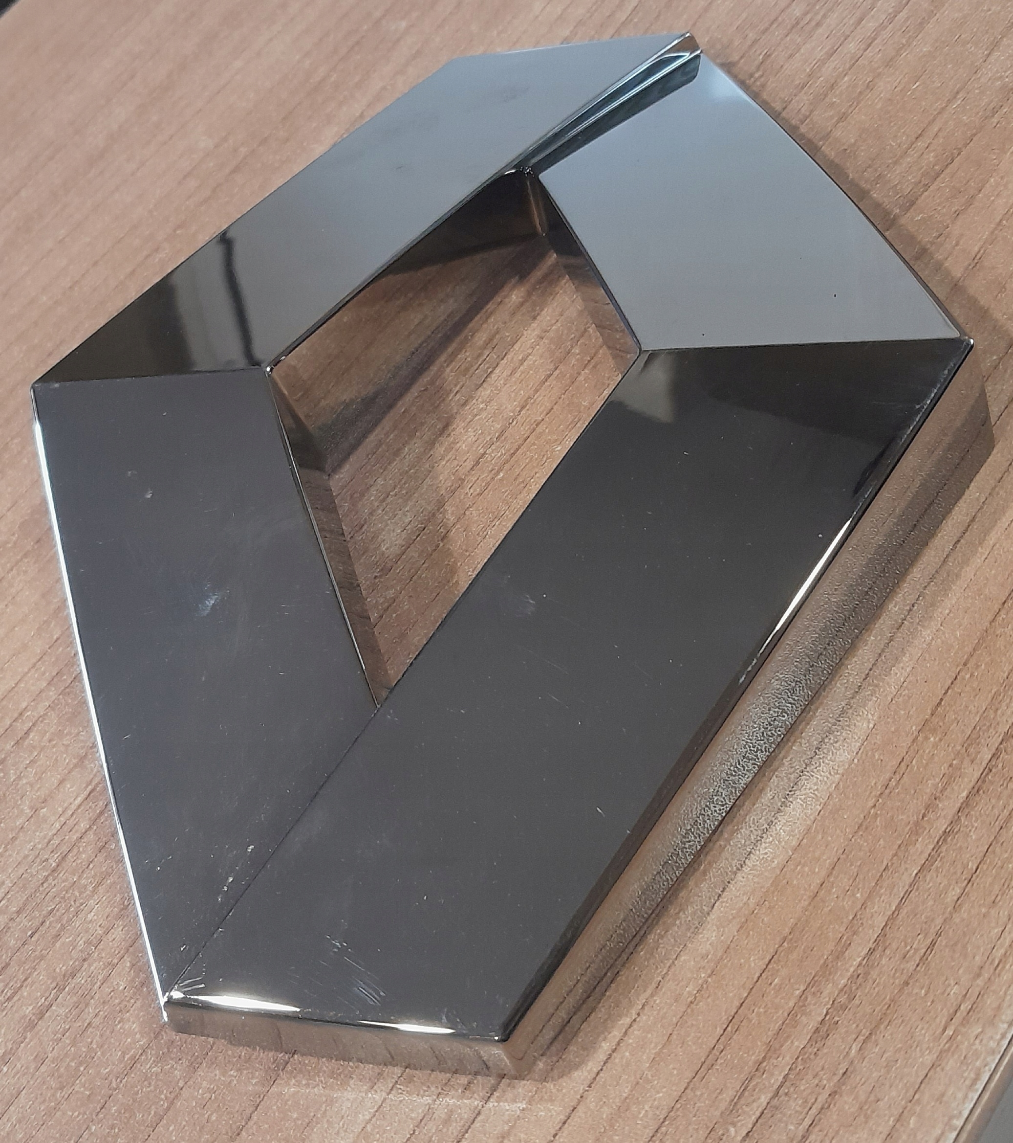 EMBLEMAT ZNACZEK LOGO RENAULT GAMA T nowy