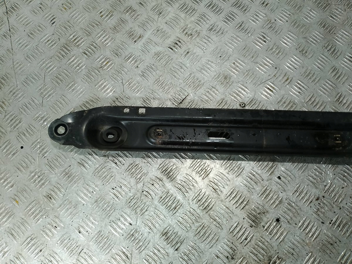 BELKA POD CHŁODNICE PEUGEOT 308 SW 1.6 TURBO Typ samochodu Samochody osobowe