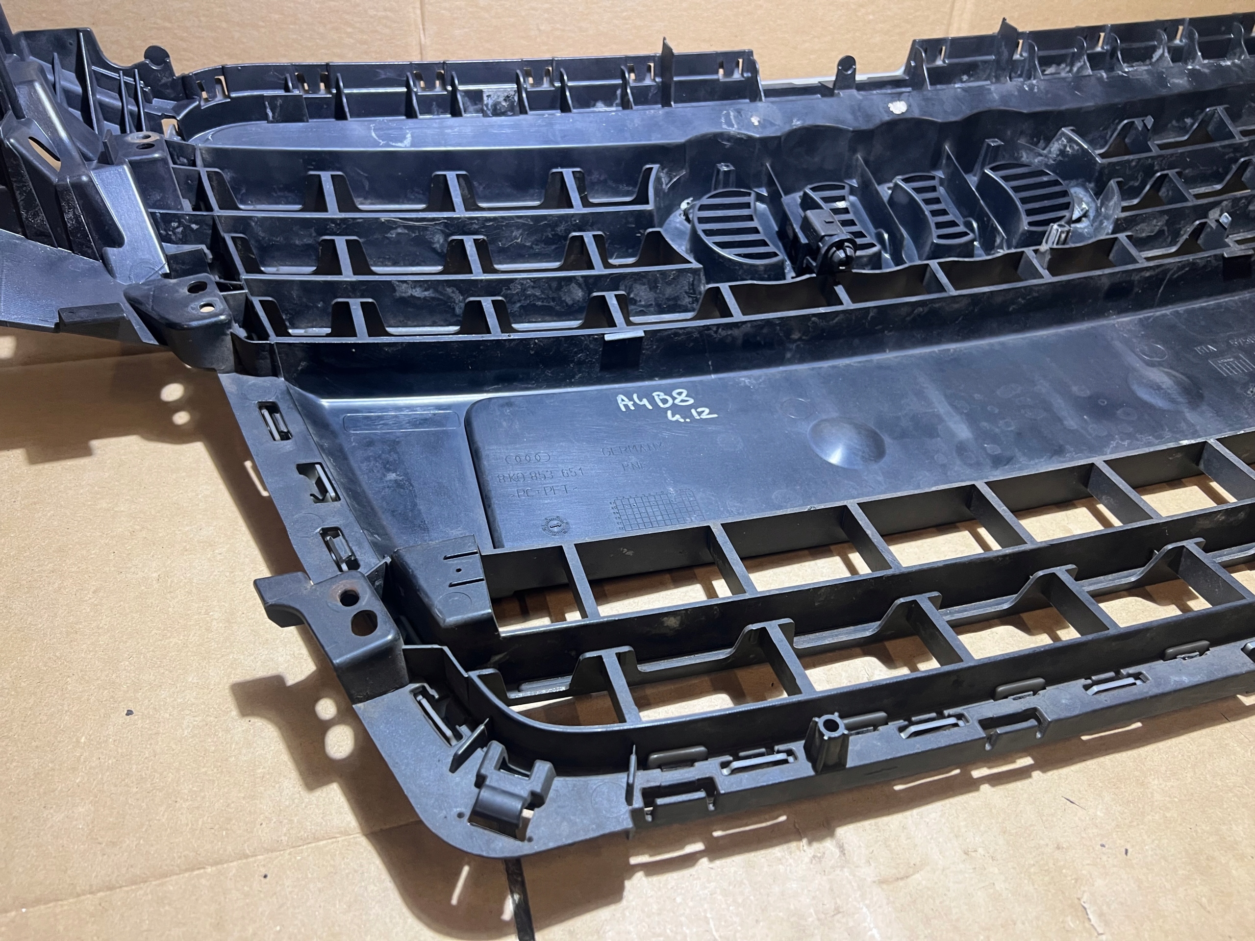 AUDI A4 B8 front grill grille radiator front 8K0853651